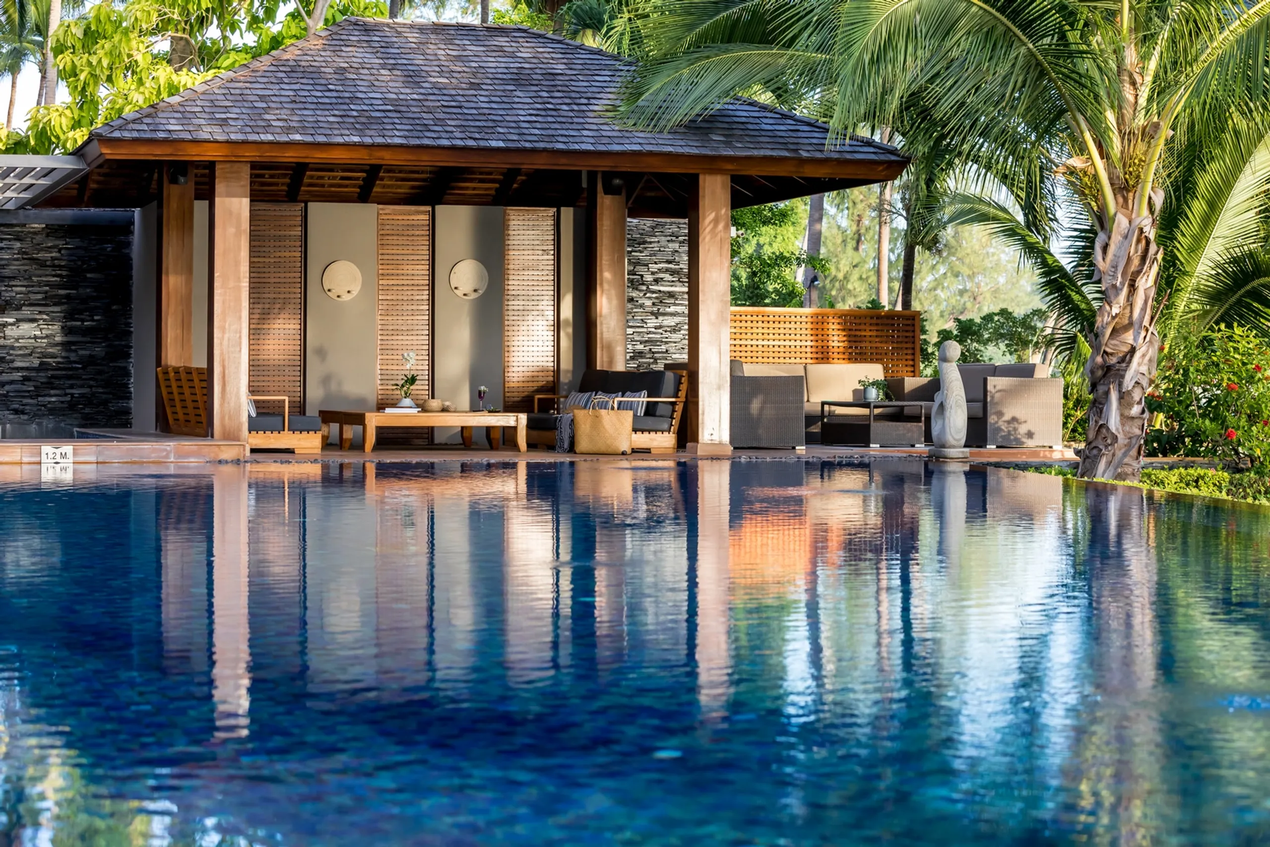 Exquisite Beachfront Villa with 22-Meter Infinity Pool, Sunset Views, and Kids Zone — photograph 7