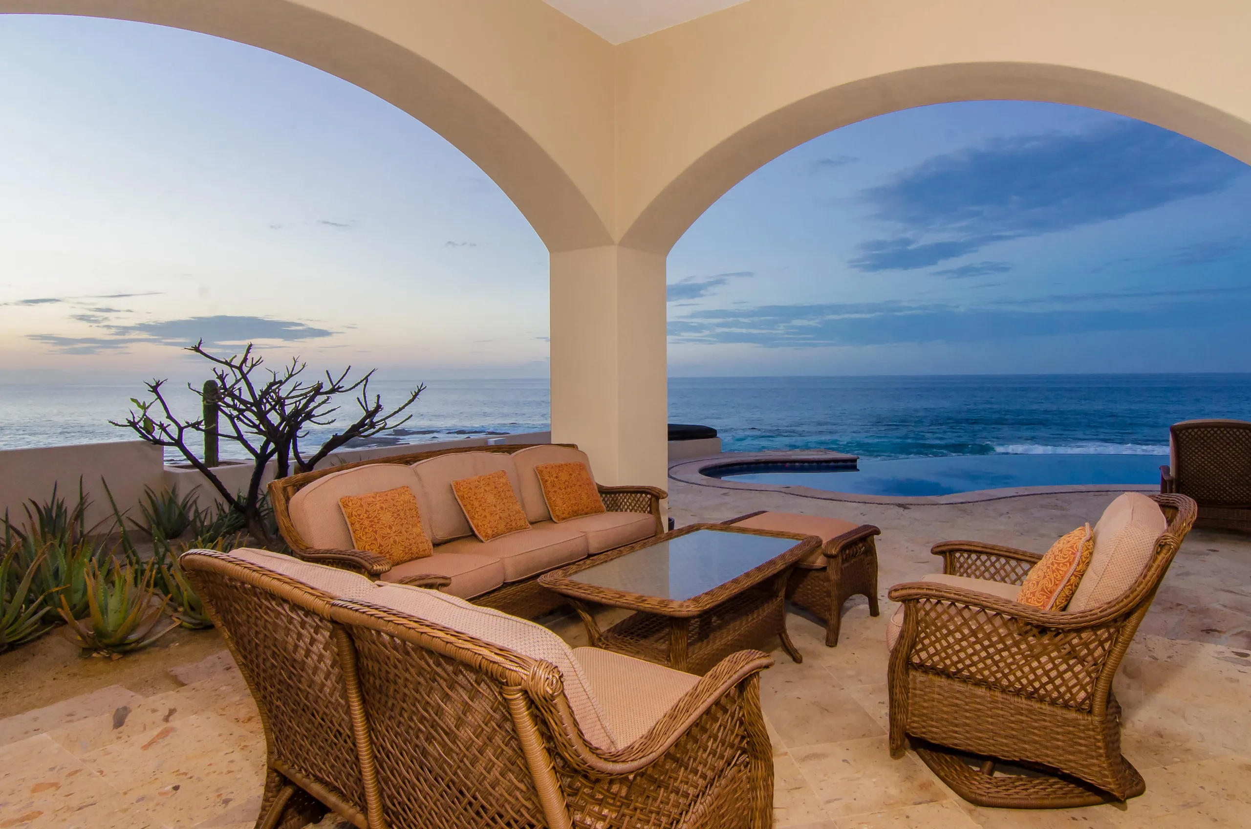 East Cape Luxury Villa with Infinity Pool, Hot Tub and Ocean Views — photograph 9