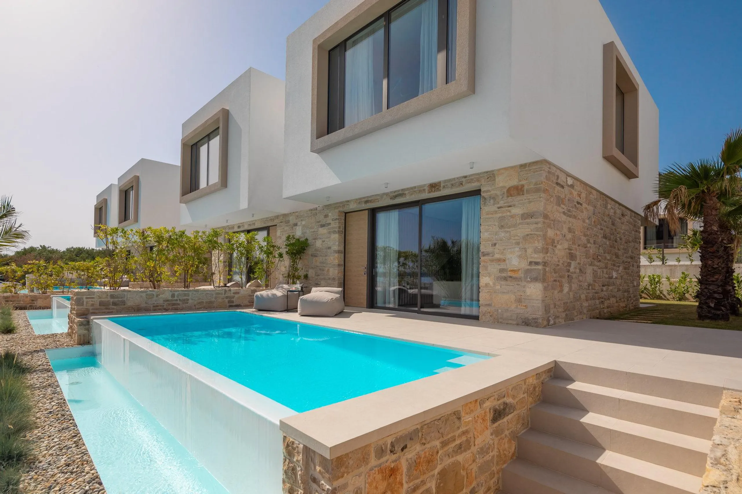 Exquisite Villa with Pool  and Crystal-Clear Sea Views — photograph 8