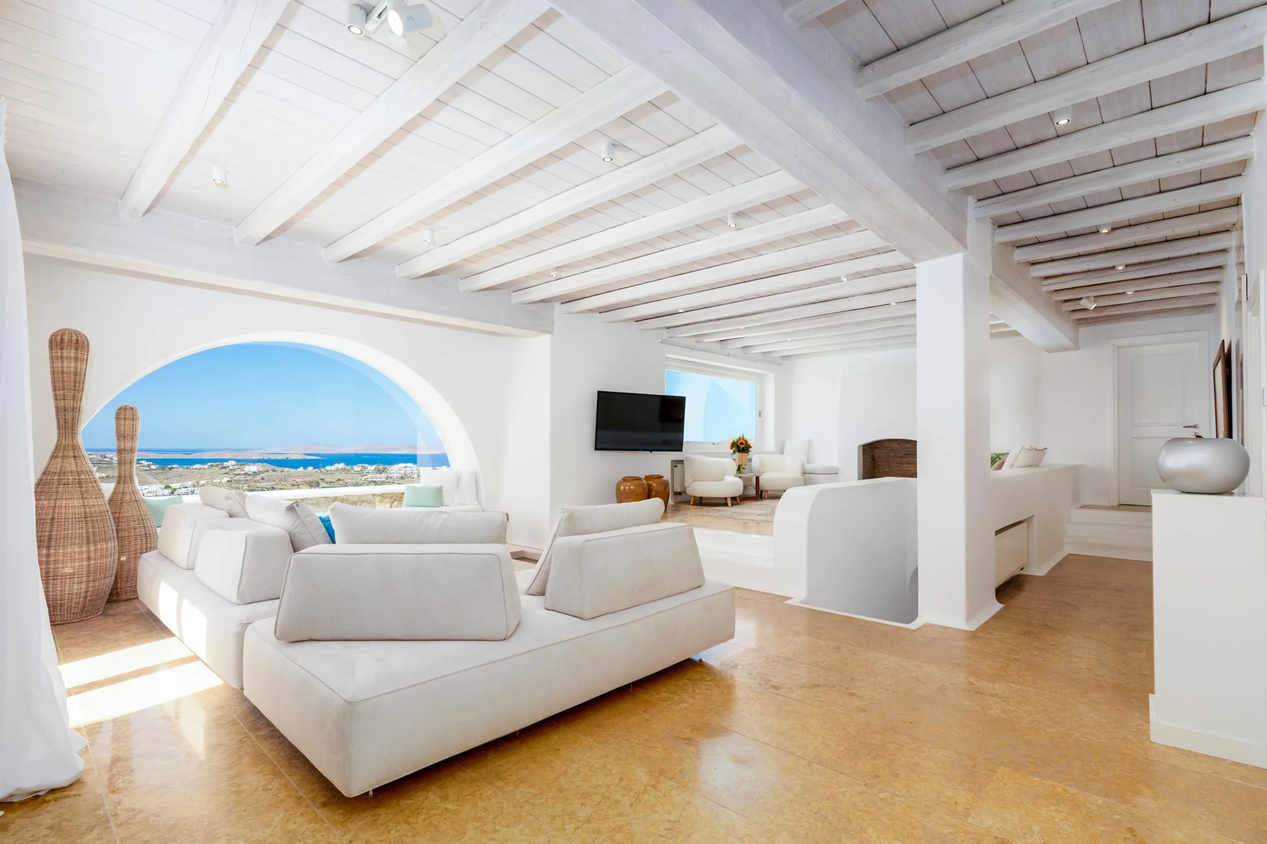 Lavish Seaview Villa in Mykonos with Private Pool — photograph 11