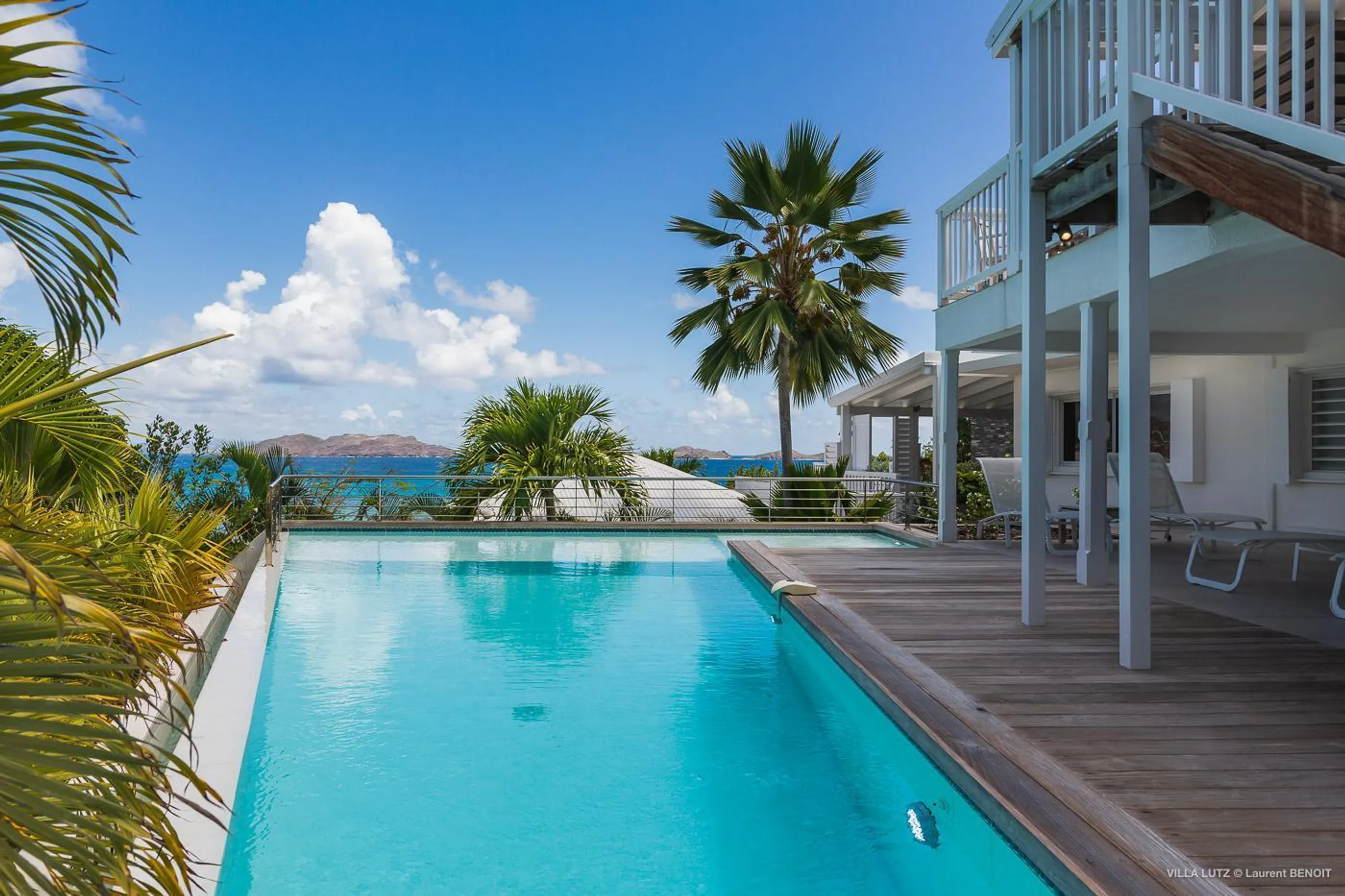 Luxurious Lorient Estate with Private Pool and Ocean Views — photograph 2