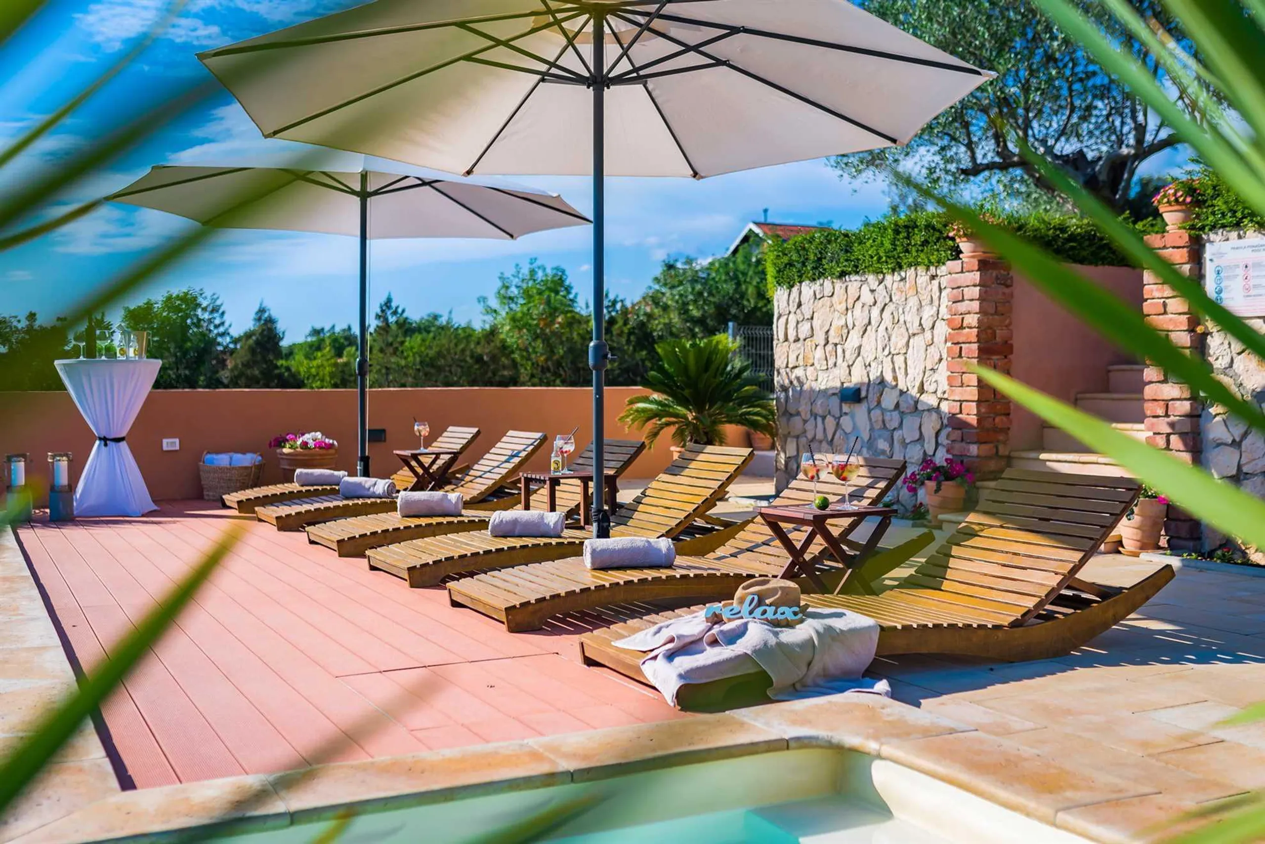 Majestic Four-Bedroom Villa with Private Pool and and Spectacular Views — photograph 8
