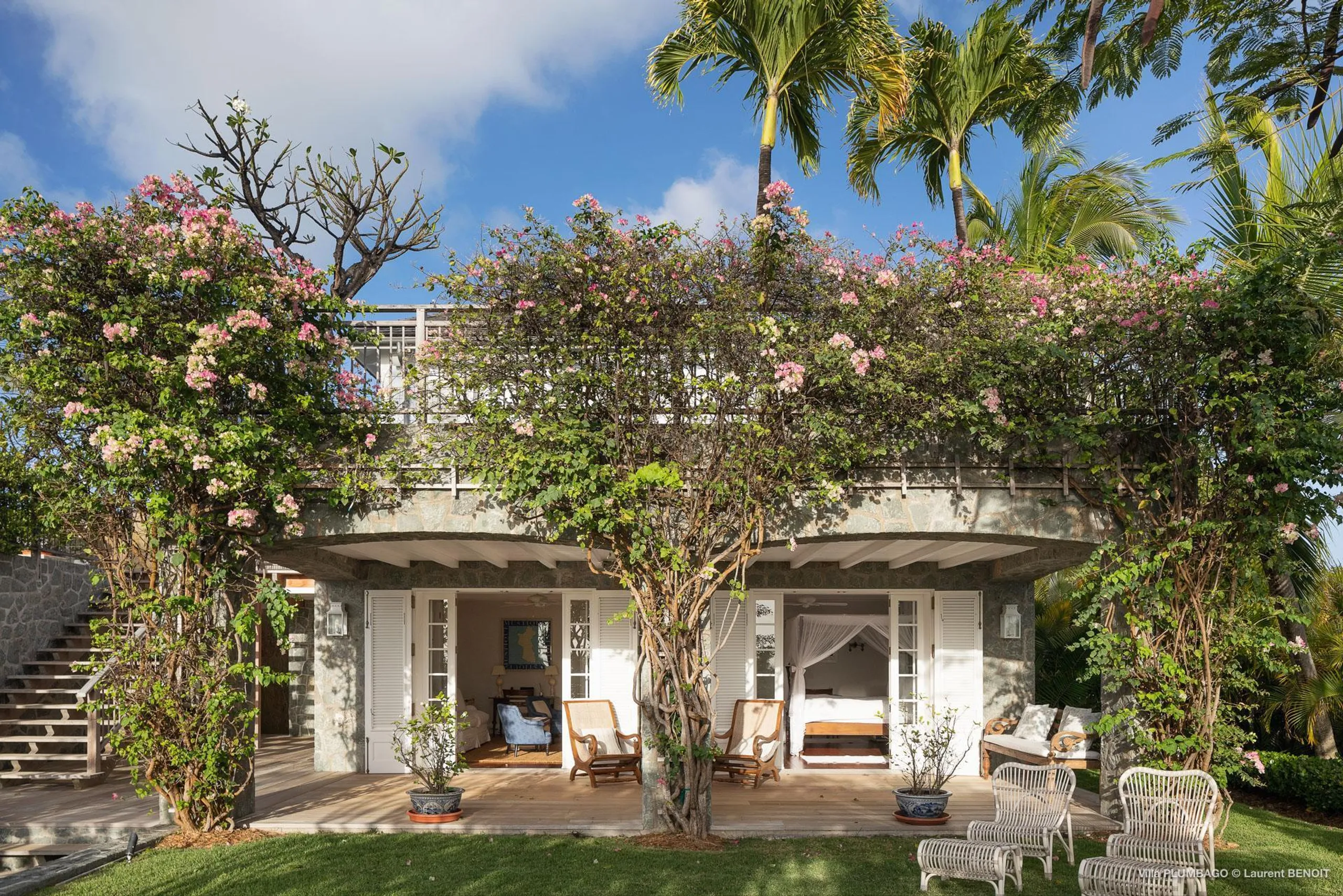 Lavish Oceanside Villa with Private Pool and Fitness Room — photograph 8