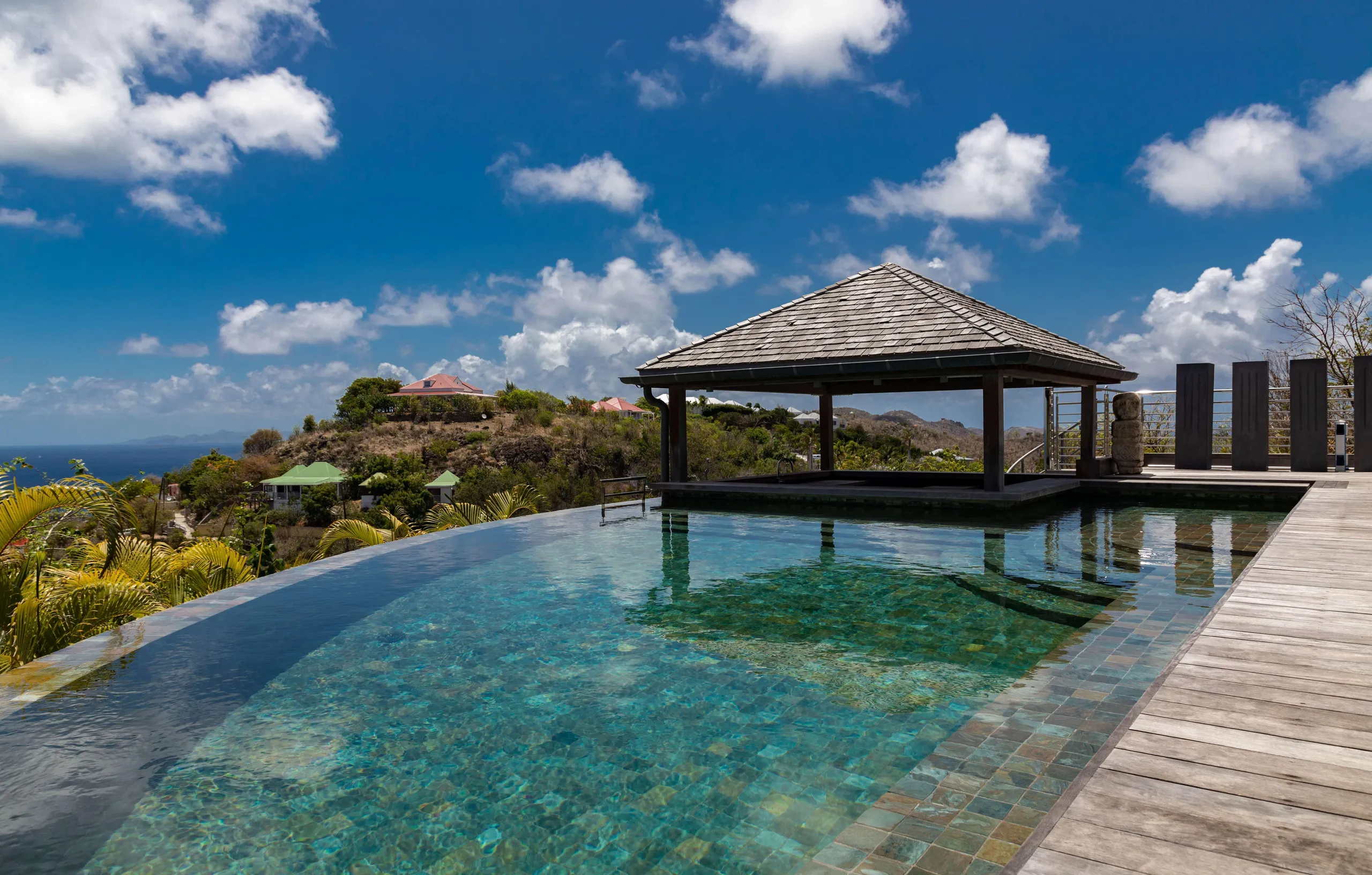 Contemporary Luxury Villa with Infinity Pool and Stunning Views and Elegant Design, Lurin