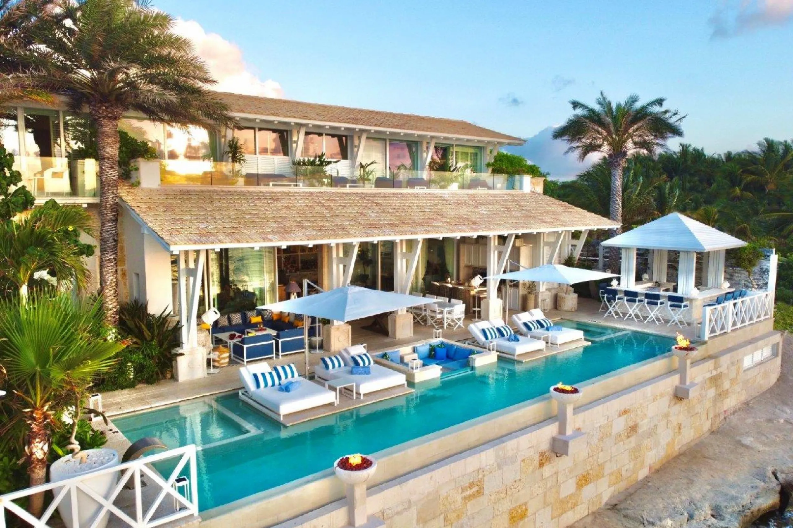 Luxe Oceanfront Cancun Estate with Infinity Pool, Cancun