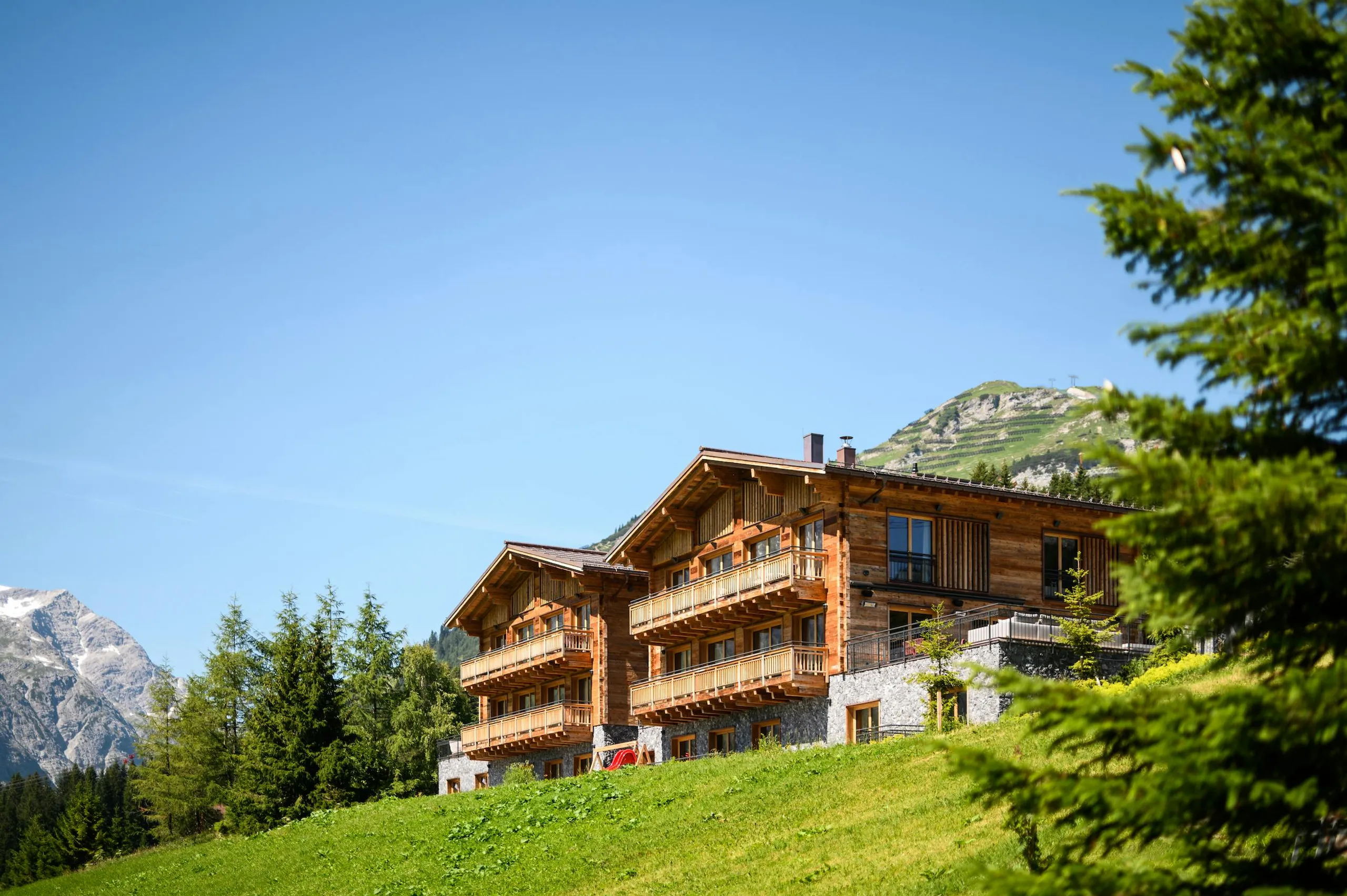Grand Luxury Lech Chalet with Private Pool and Entertainment Room — photograph 3