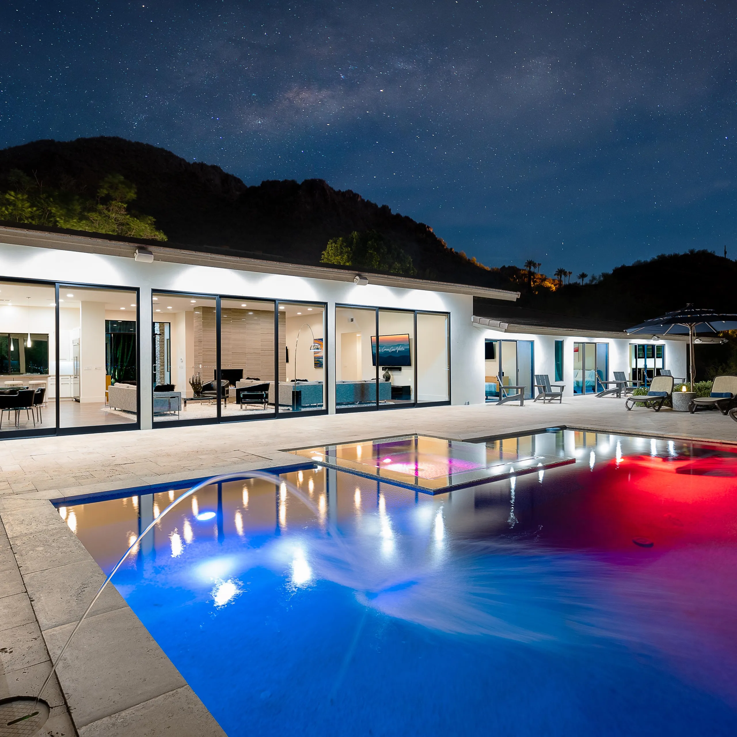 Elegant 5,500 Sq. Ft. Phoenix Villa with Private Heated Pool, and City Views, Paradise Valley