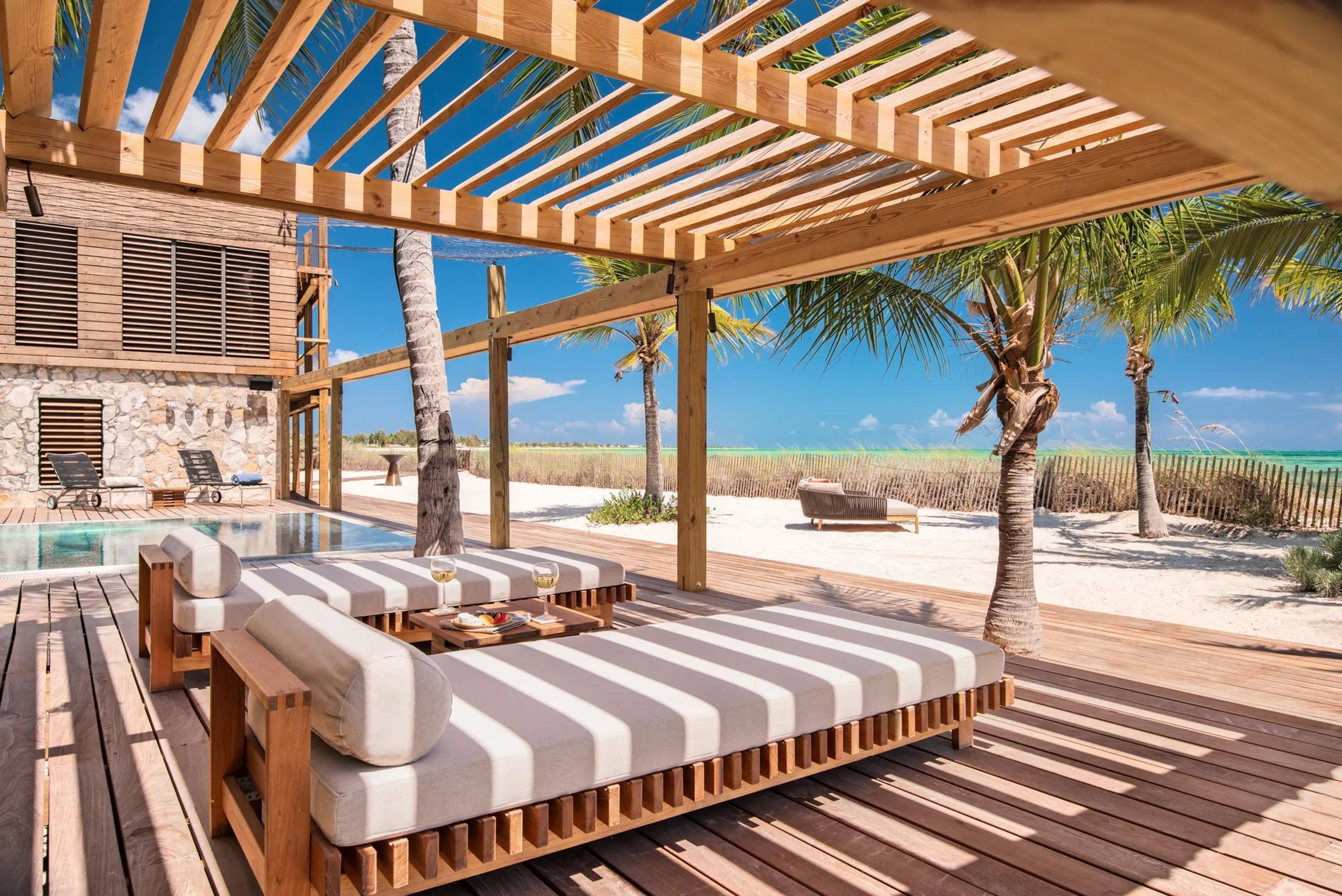 Thompson Cove Retreat: Contemporary Villa with Private Pool — photograph 11