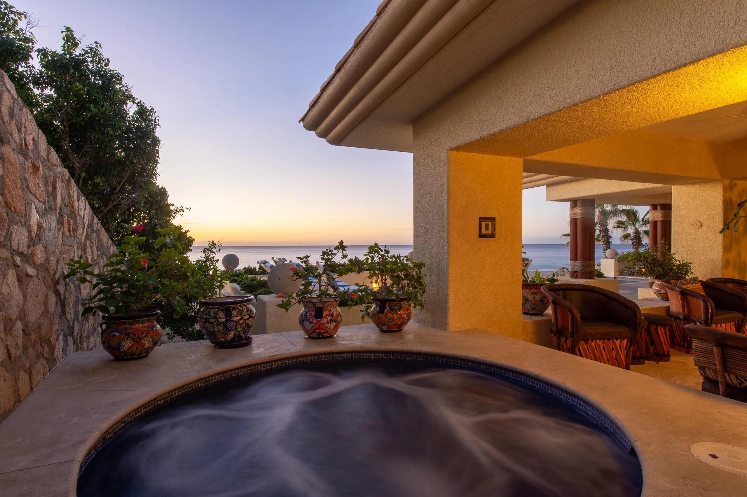 Costa Brava Resort Beachfront Luxury Villa with Infinity Pool and Ocean Views — photograph 6