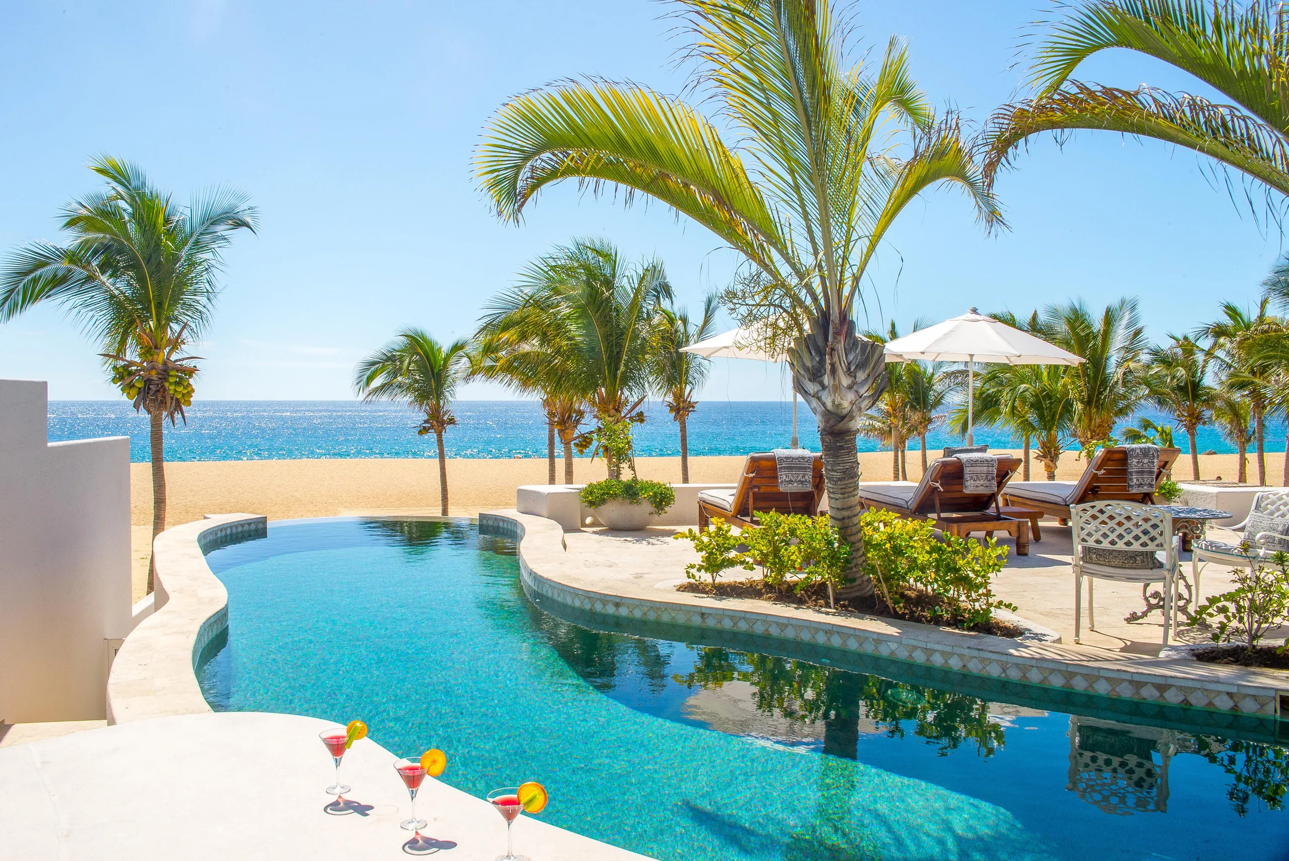 Incredible Pedregal Beachfront Estate with Infinity Pool and Ocean Views, Pedregal