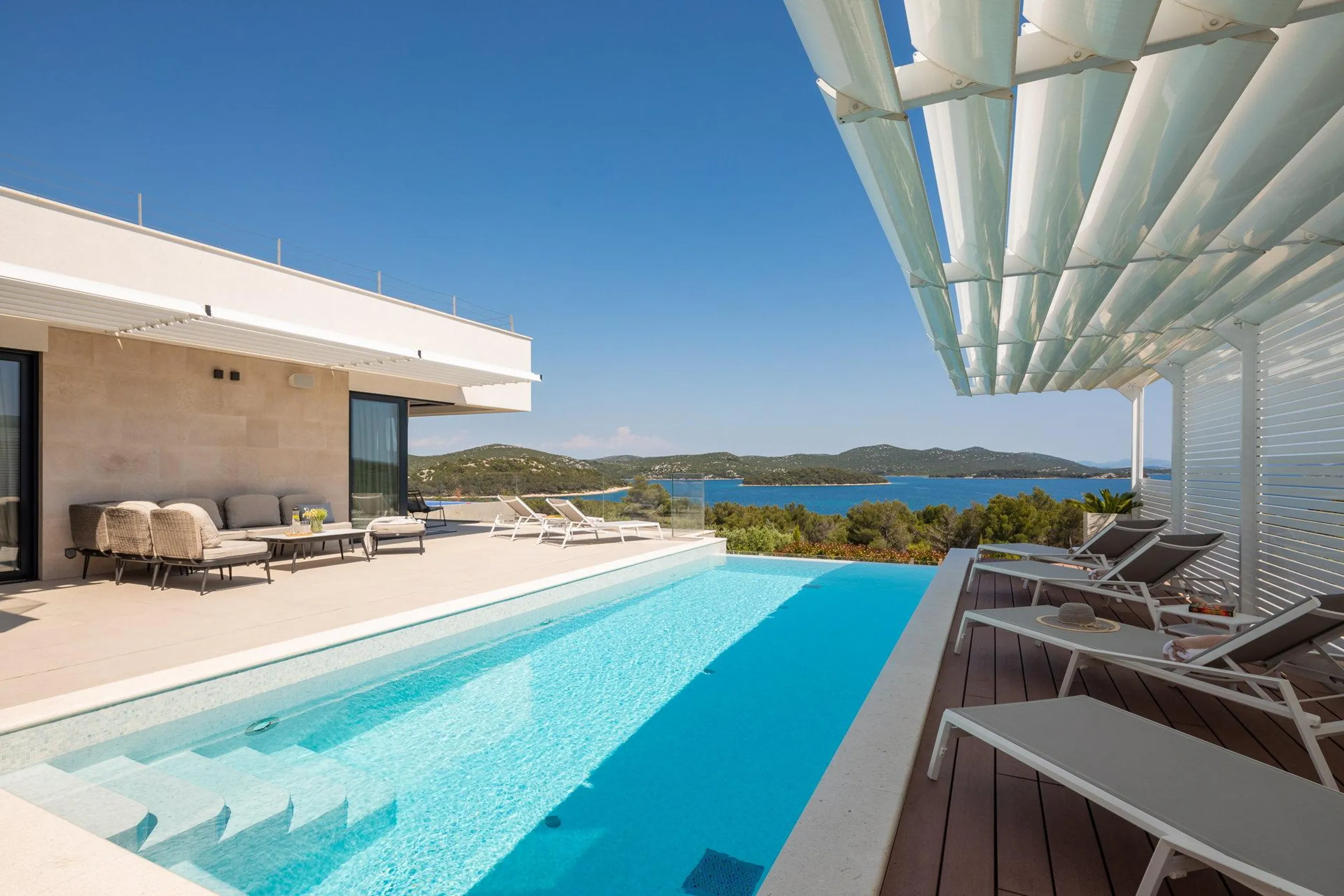 Deluxe Paradise Villa Complex with Private Pools and Breathtaking Sea Views — photograph 12