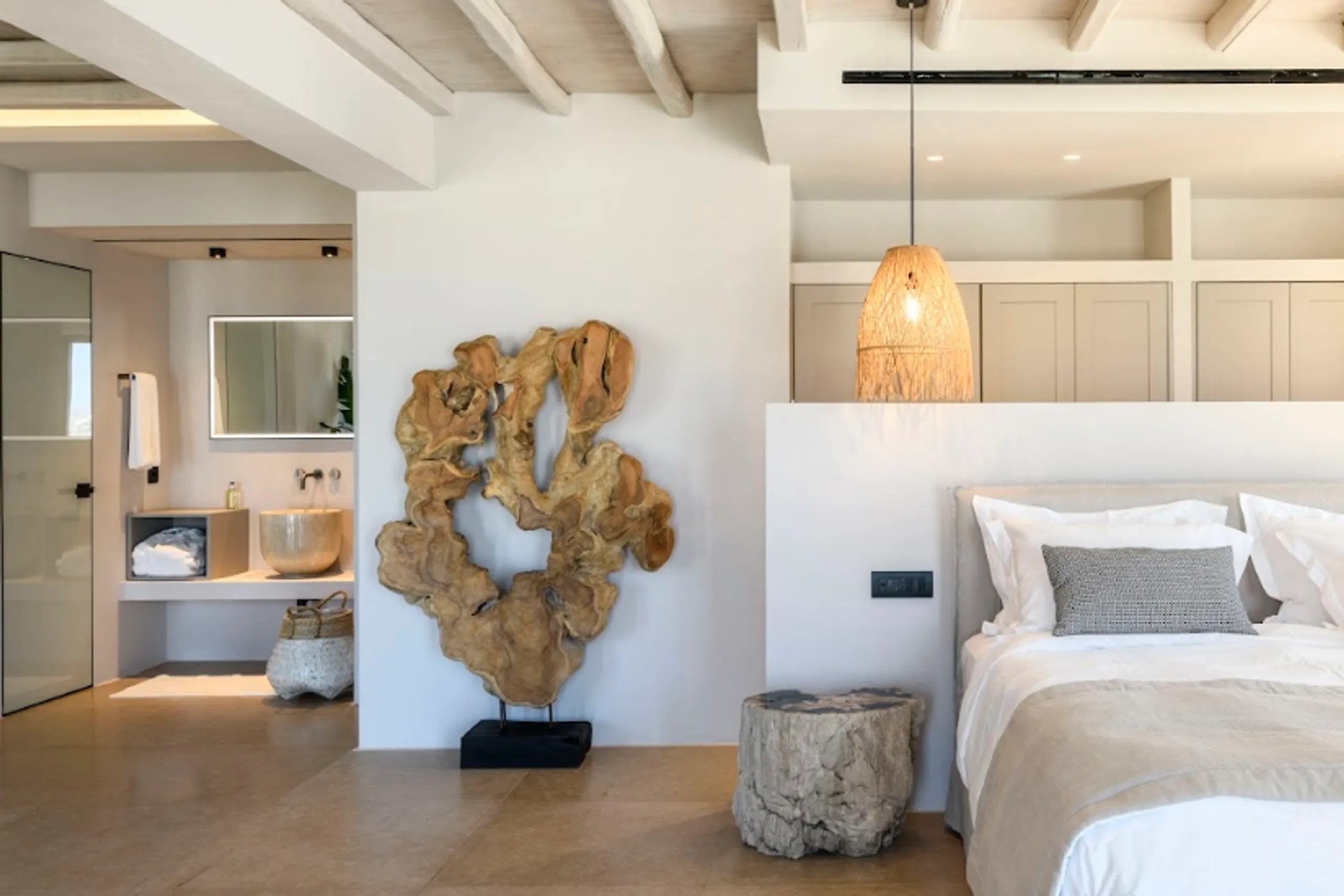 Contemporary Holiday Villa with Infinity Pool in Ornos — photograph 8