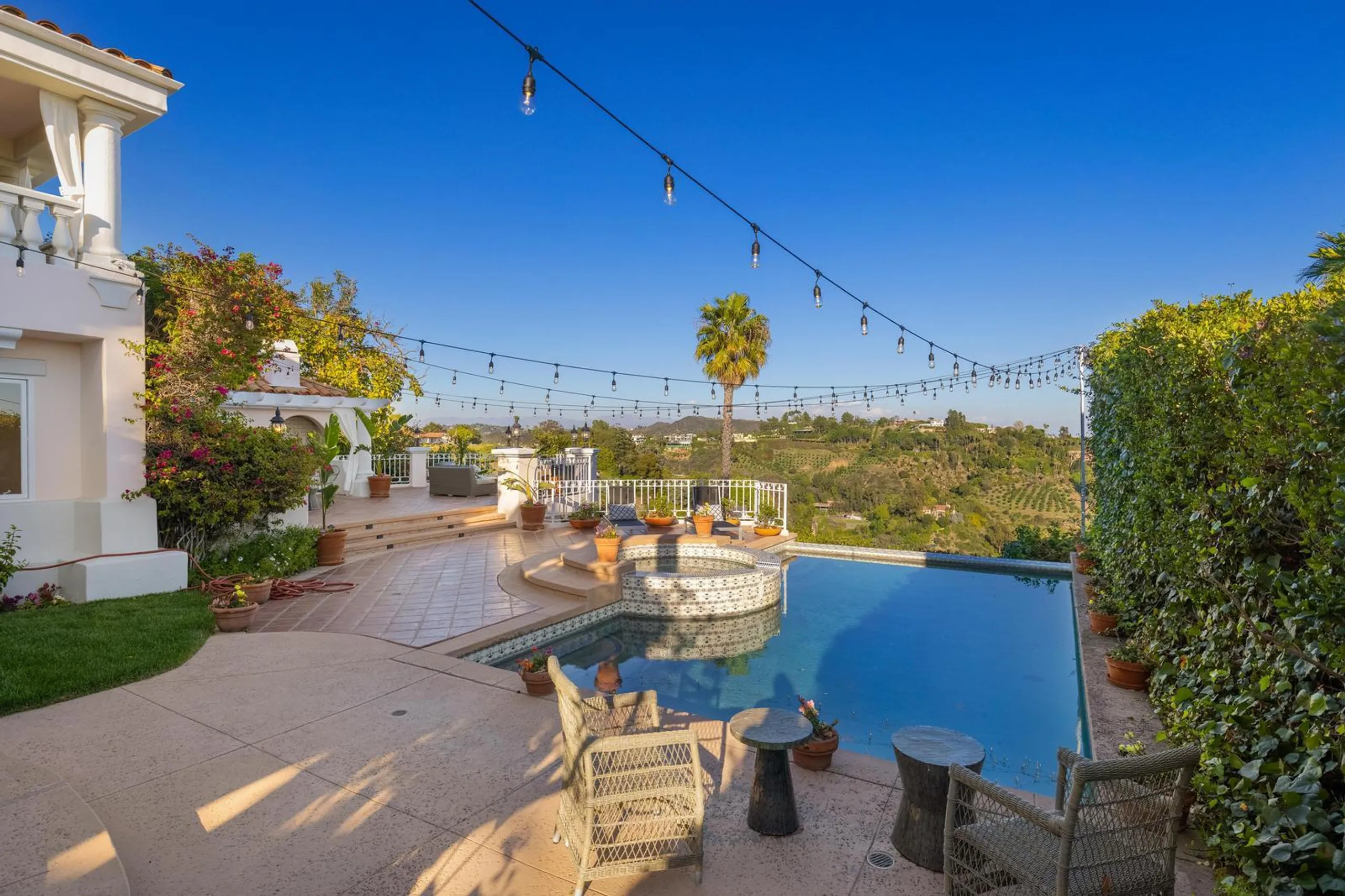 Bel Air Classic Luxury Estate with Private Pool and Stunning Views — photograph 5
