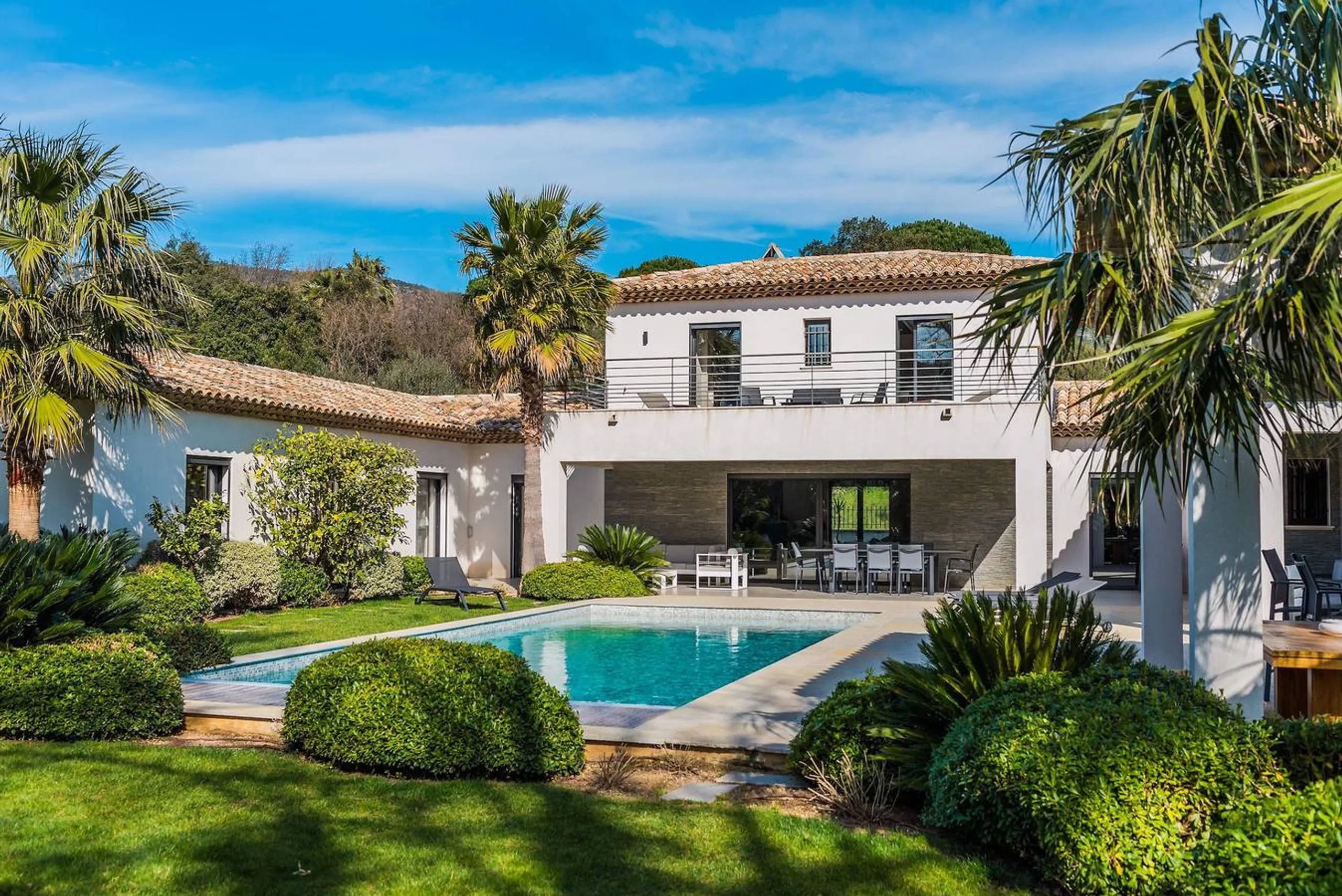 Tranquil St. Tropez Villa with Jacuzzi, Sauna & Garden Retreat, Le Plan De La Tour