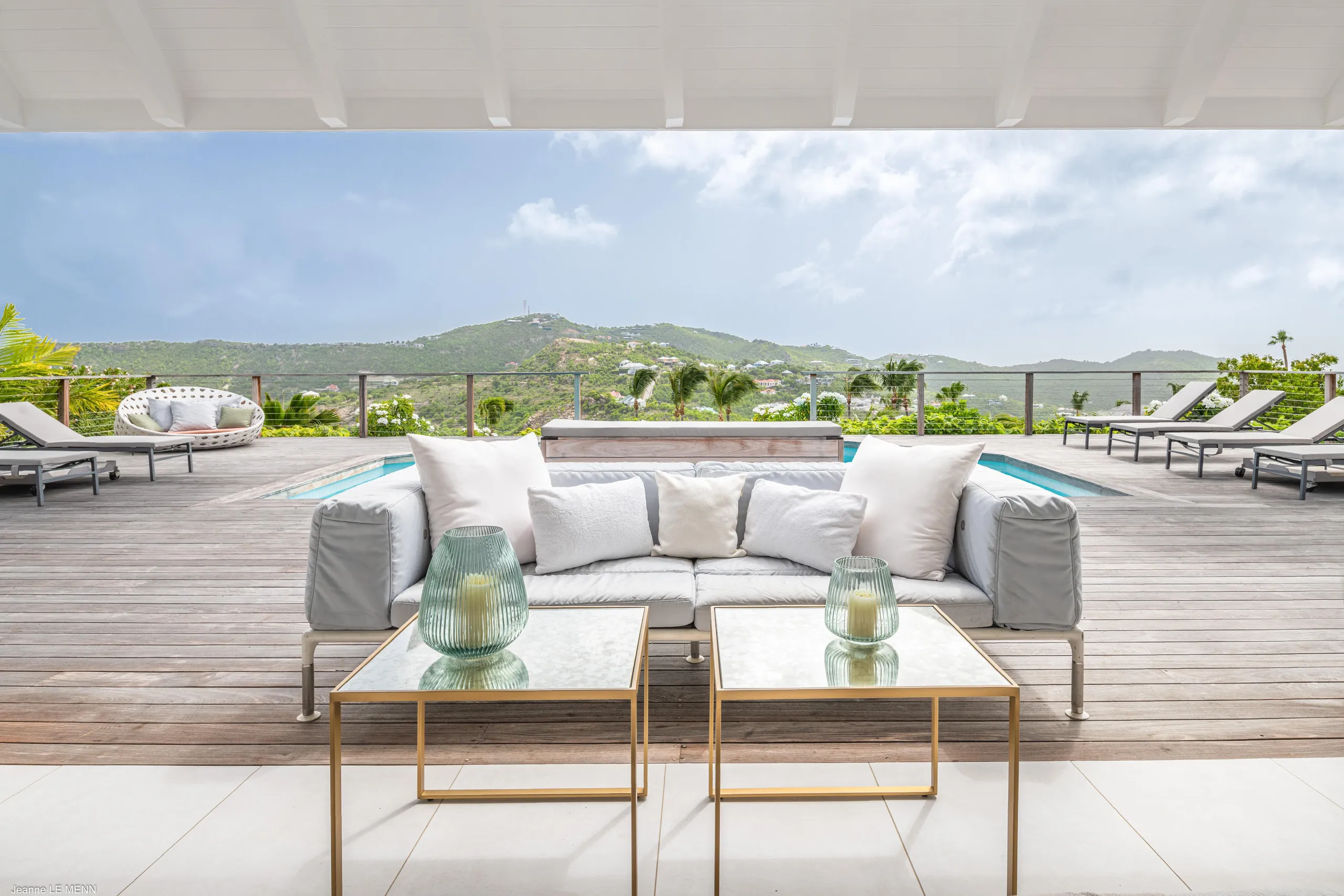 Superb Seaside Villa with Private Pool and Stunning Ocean Views — photograph 3