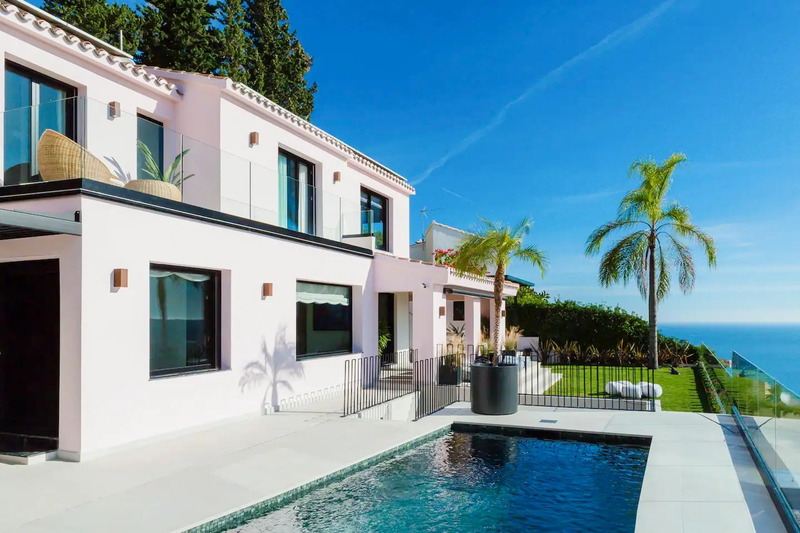 Splendid Hillside Villa with Private Pool and Javea Views, Javea