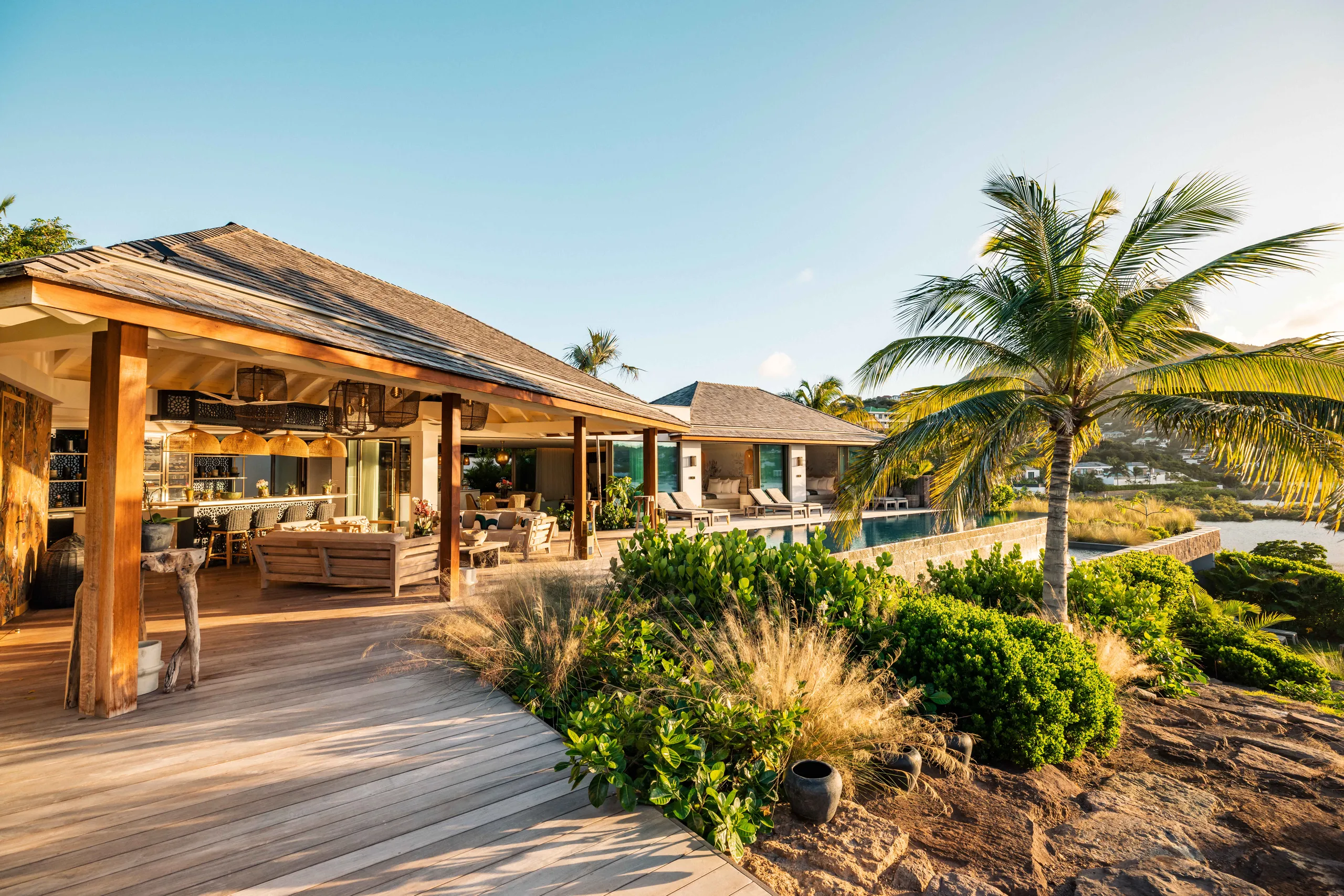 Modern 3BR Villa with Private Pool, Bar & Grand Cul-de-Sac Views — photograph 2