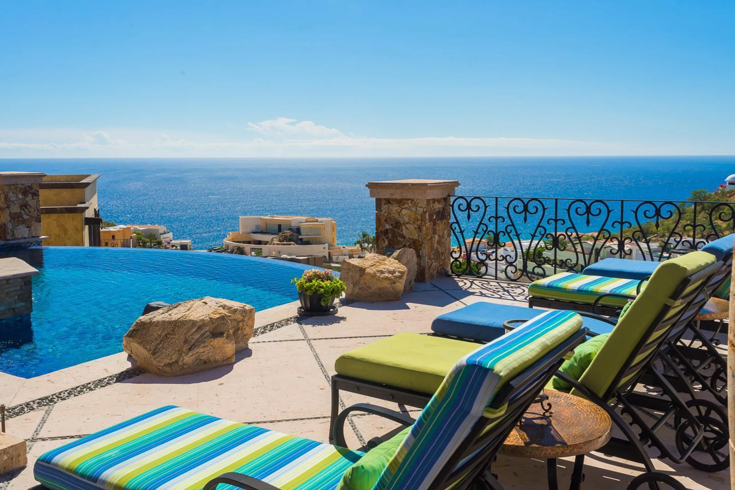 Majestic Classic Luxury with infinity pool with Breathtaking Ocean View — photograph 9
