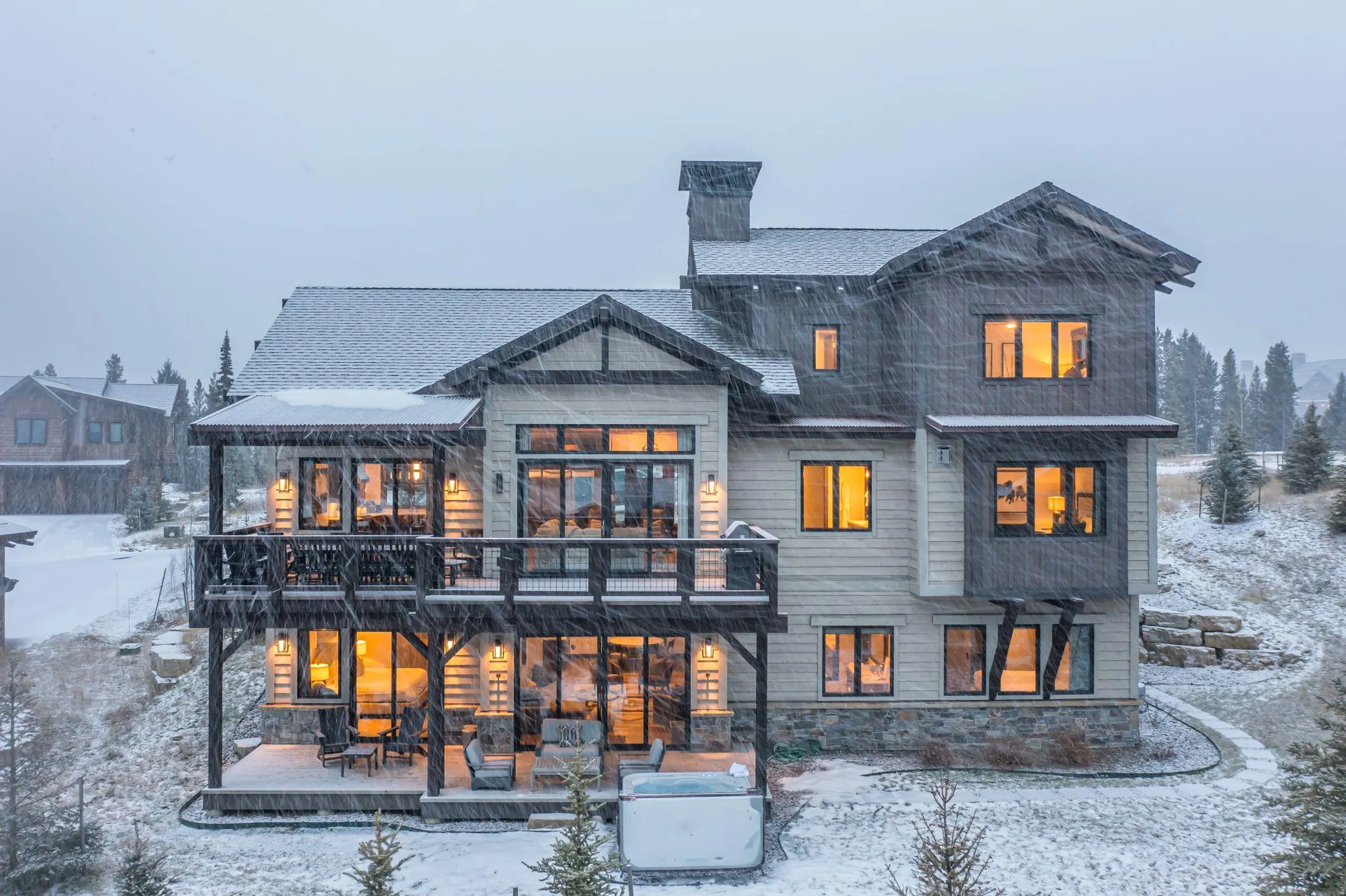 Serene Spanish Peaks Retreat with Jacuzzi, Fireplace and Firepit — photograph 2