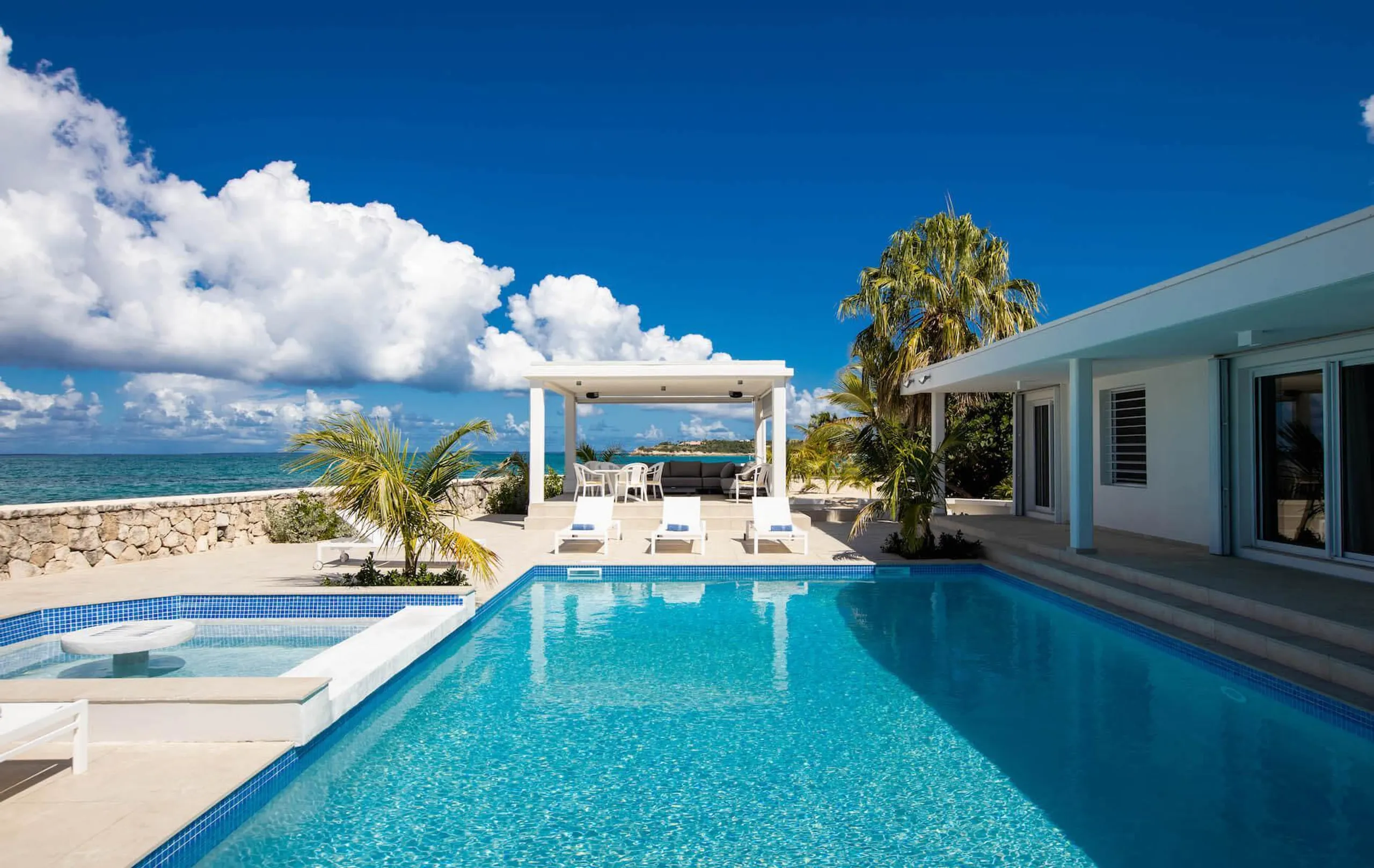 Contemporary Plum Bay Beach Front Villa with Private Pool VILLAWAY® — photograph 8