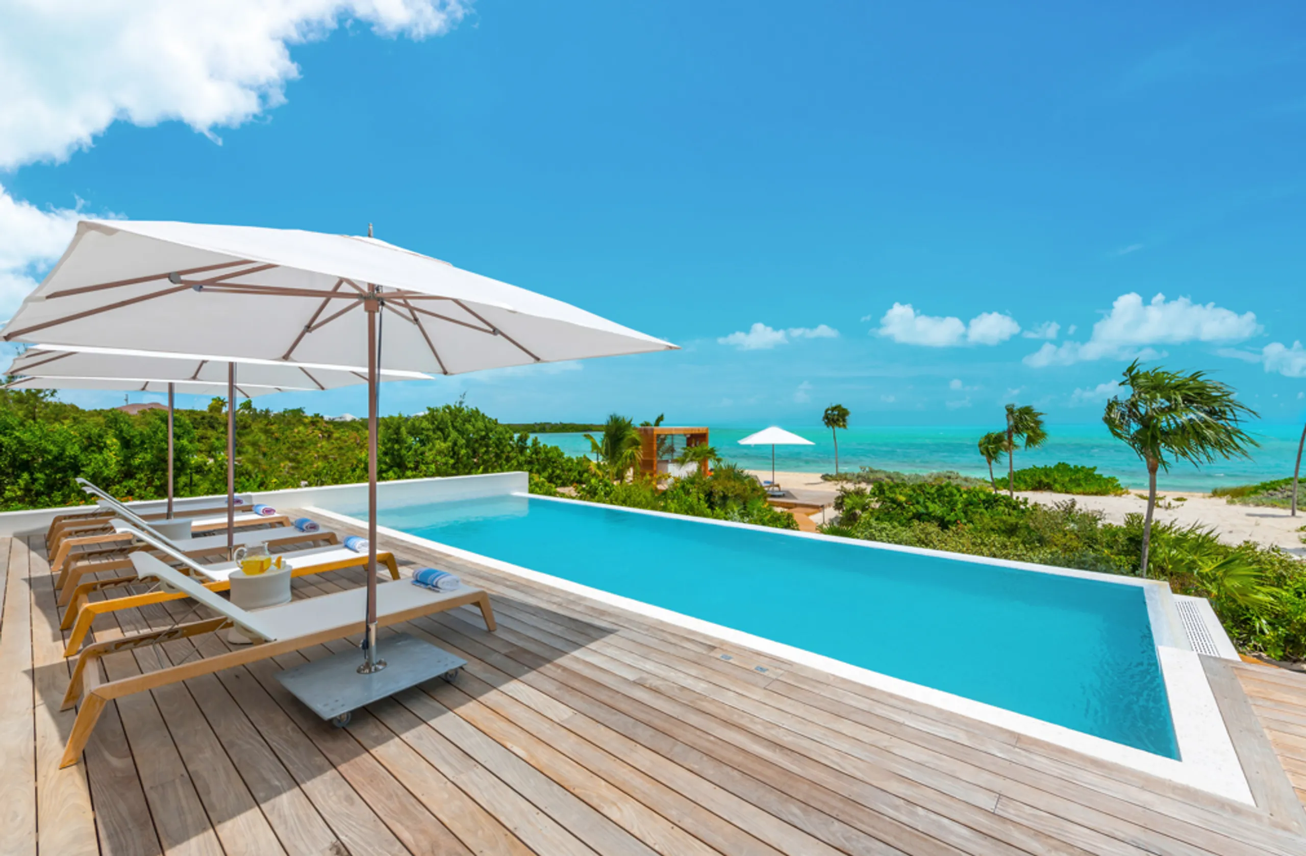 Ultra Modern Contemporary Luxury Beachfront Villa with Infinity Pool and Ocean Views, Long Bay Beach