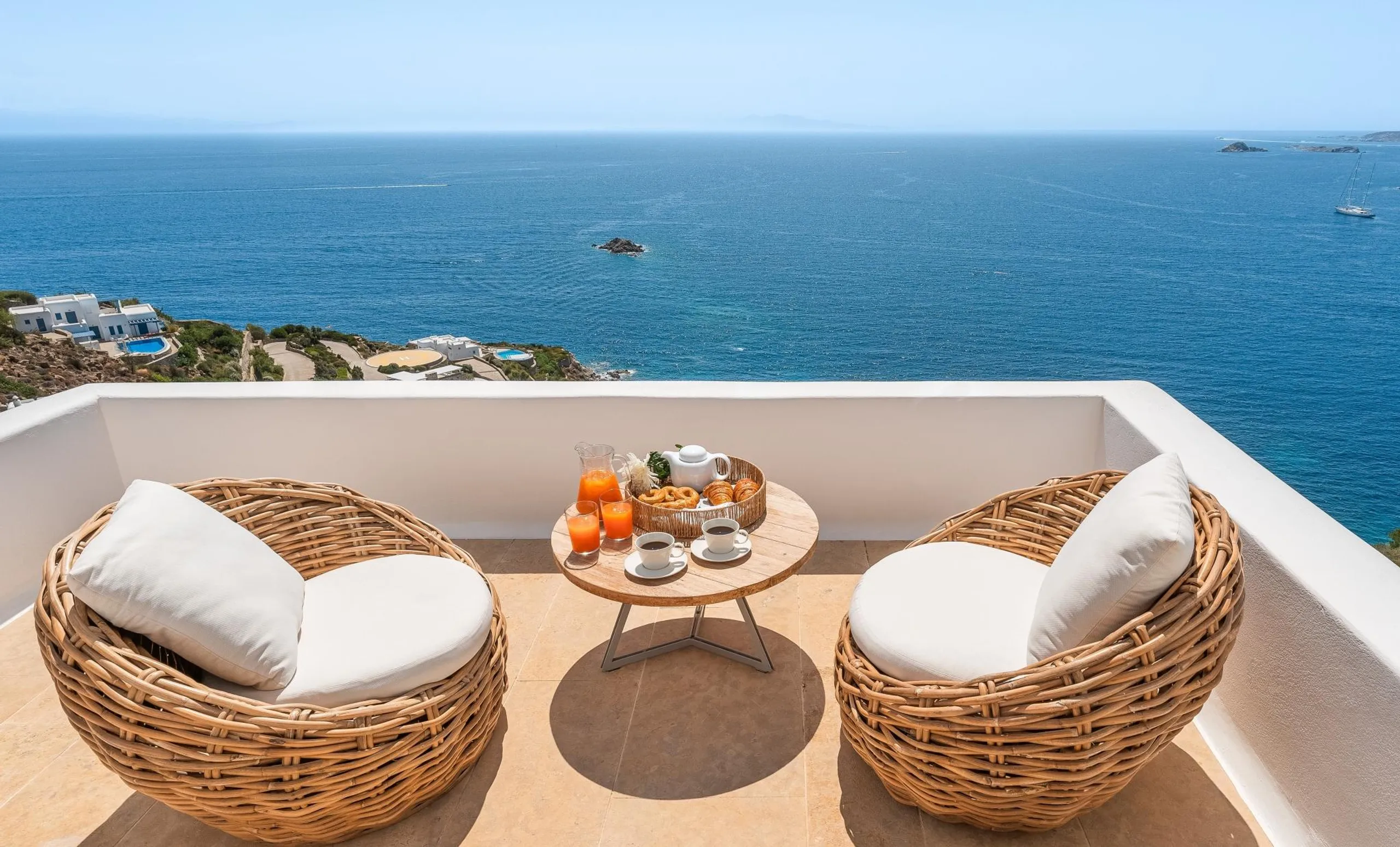 Elegant Oceanview Villa in Mykonos with Private Pool and Jacuzzi — photograph 6