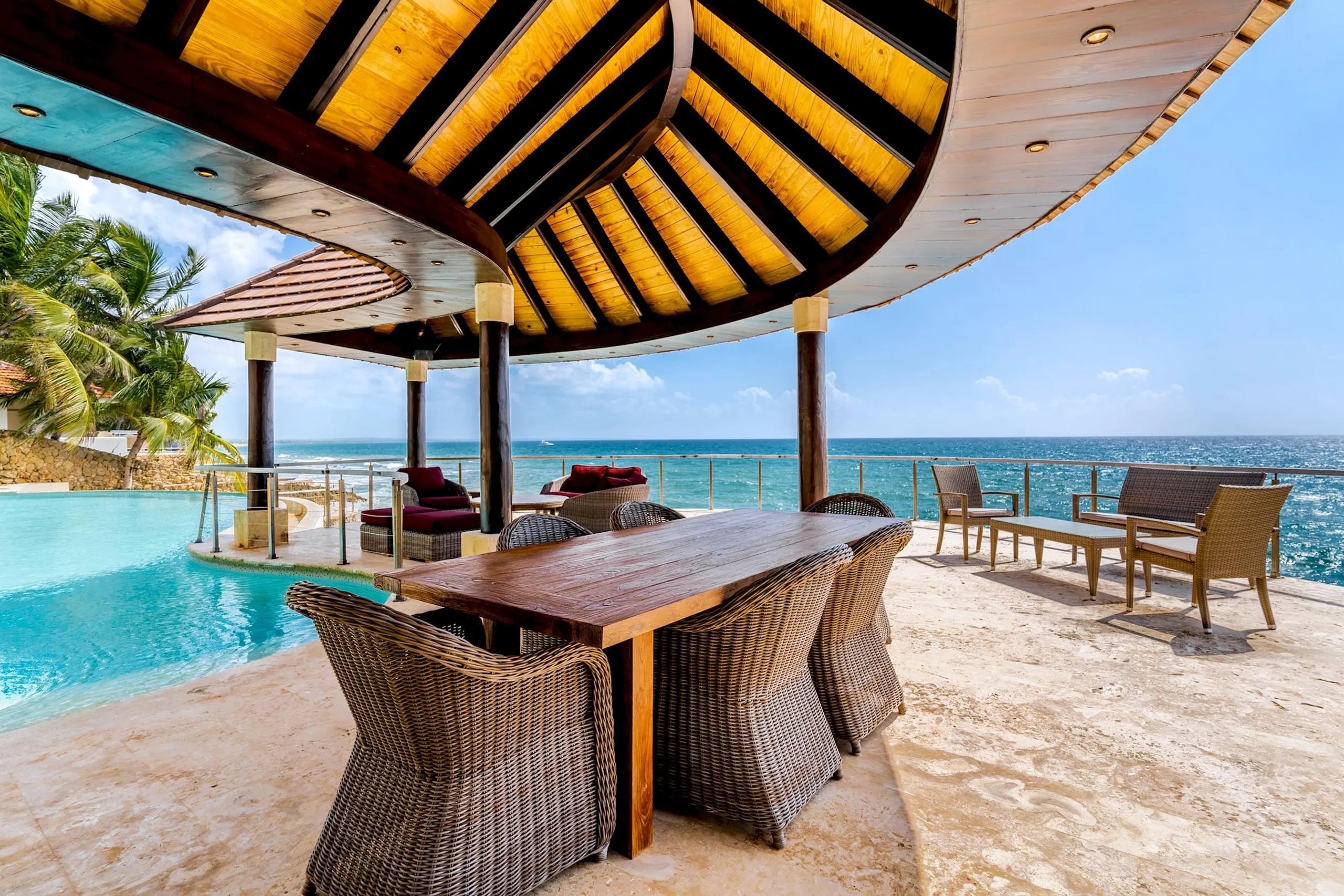 Pristine Oceanview Villa with Luxury Pool — photograph 4