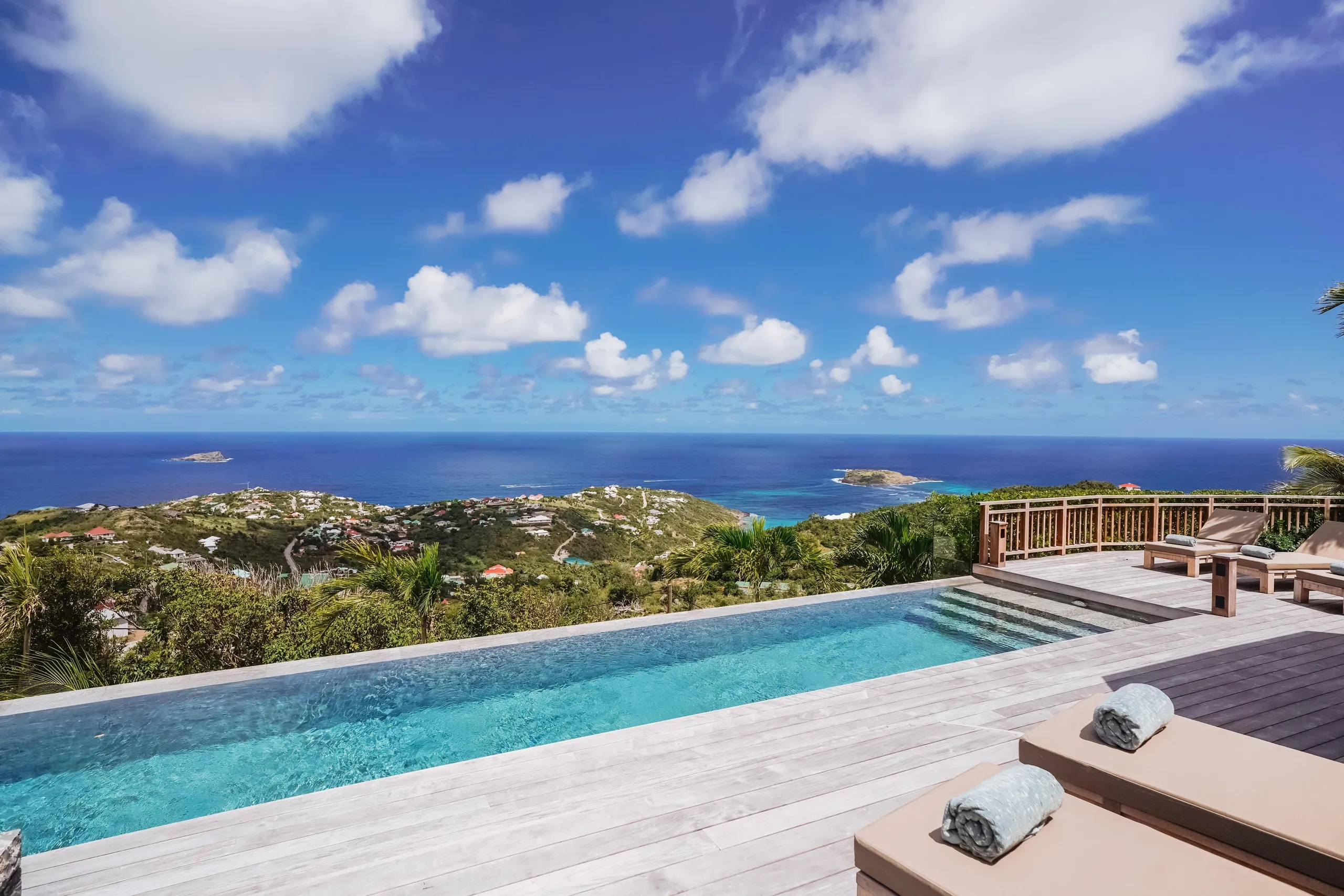 Majestic Paradise Villa with Private Pool and Ocean Views, Vitet