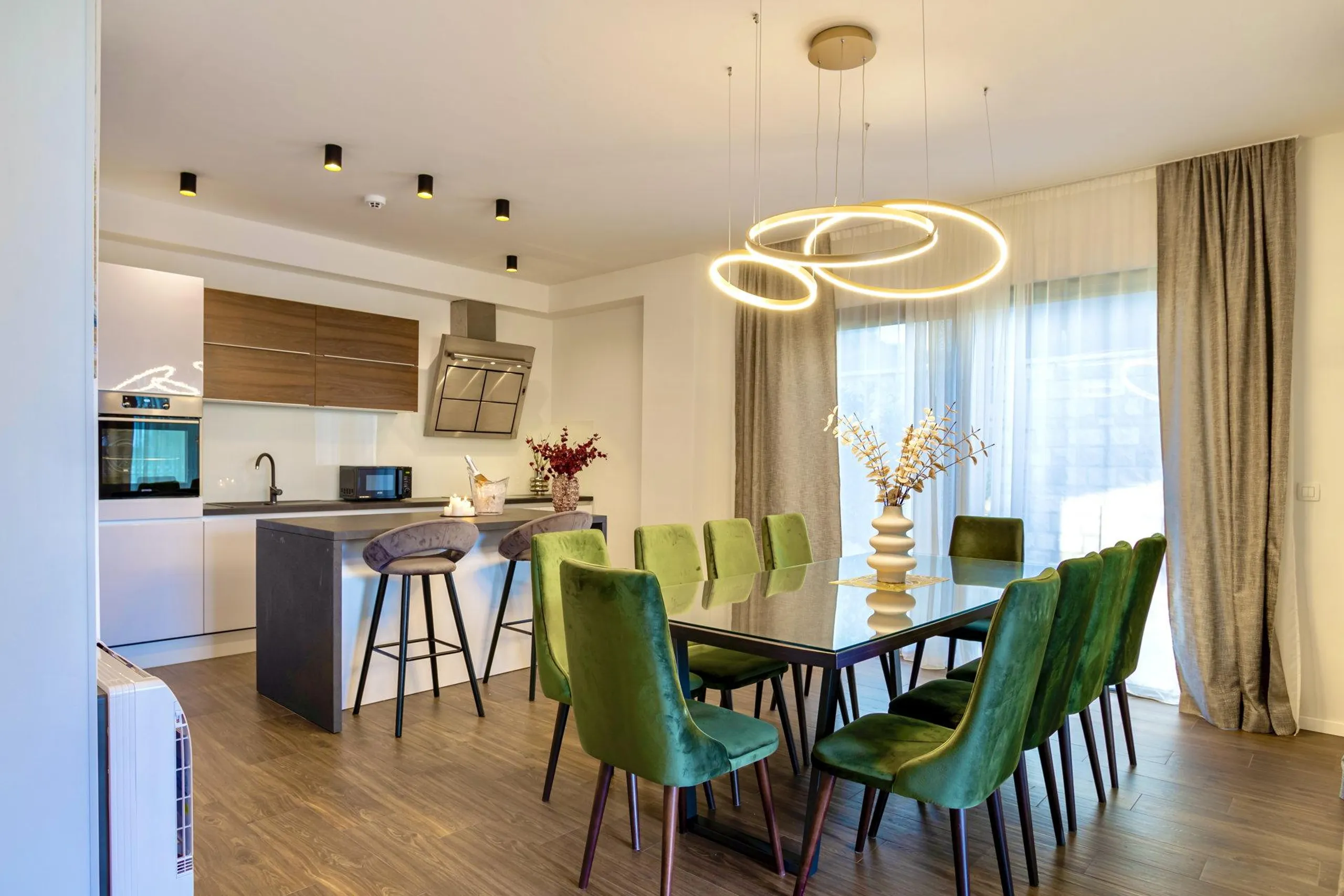 Magnificent Villa Haven with Pool, Jacuzzi in the Heart of Split — photograph 10
