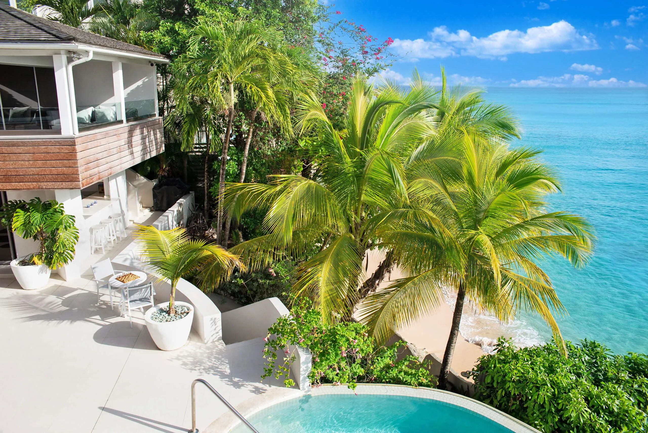 Contemporary Beachfront Villa with Private Pool and Pristine Sea Views — photograph 6