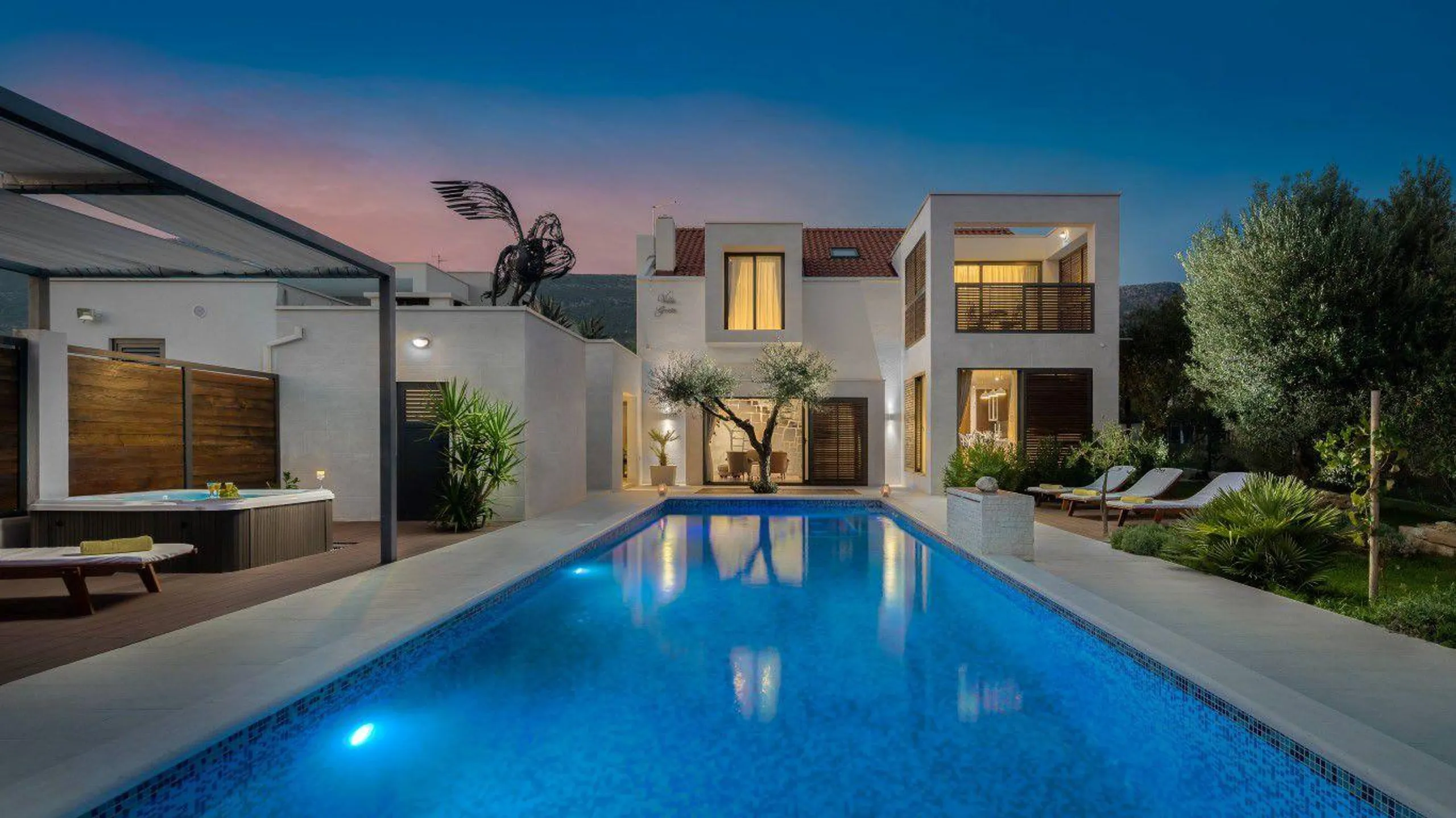 Calming Villa For Family with Swimming Pool — photograph 6