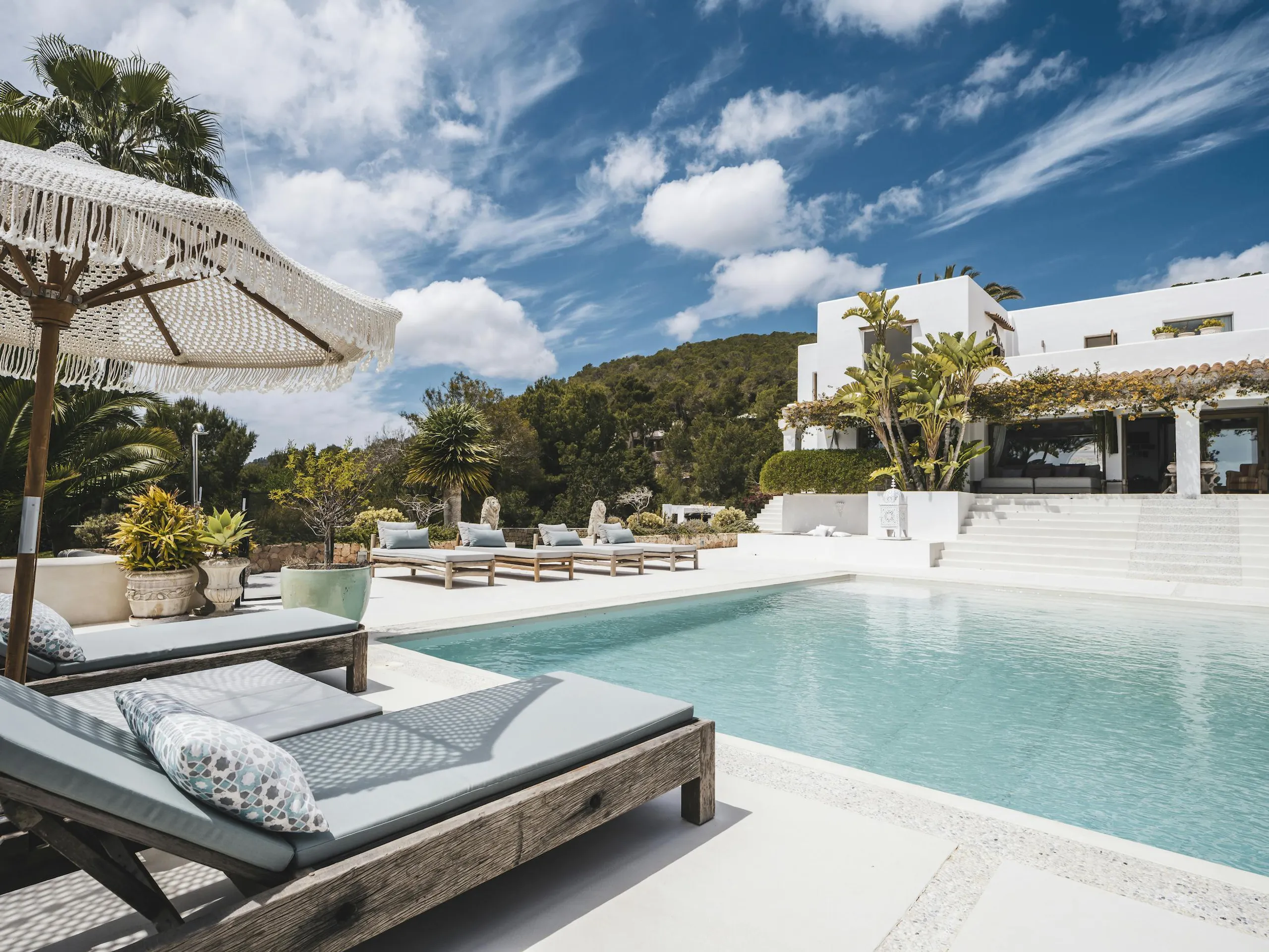 Princely Spanish Villa with Private Pool and Ocean Views — photograph 4