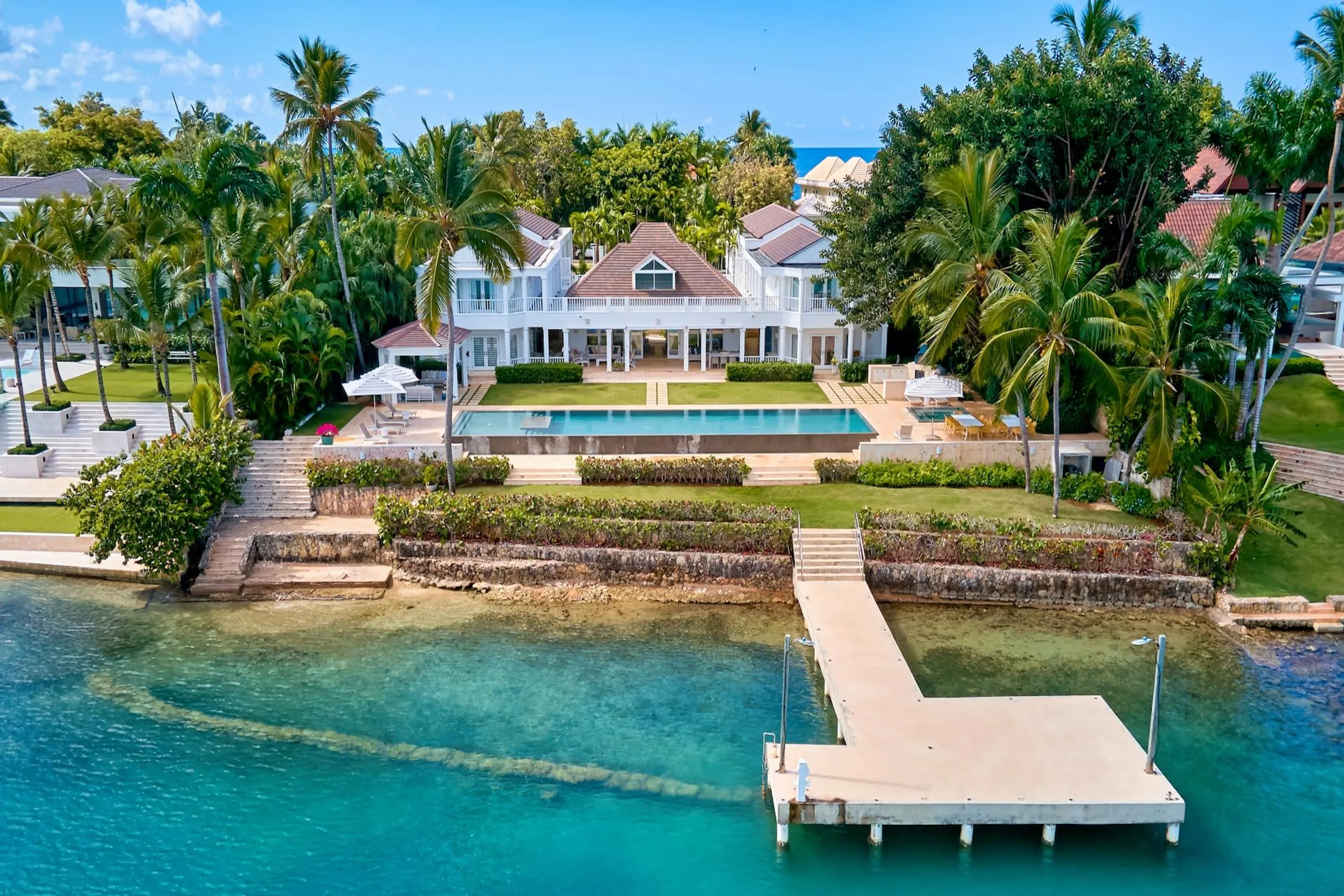 Elegant Serenity in Punta Minitas with Private Pool and Lovely Views — photograph 2