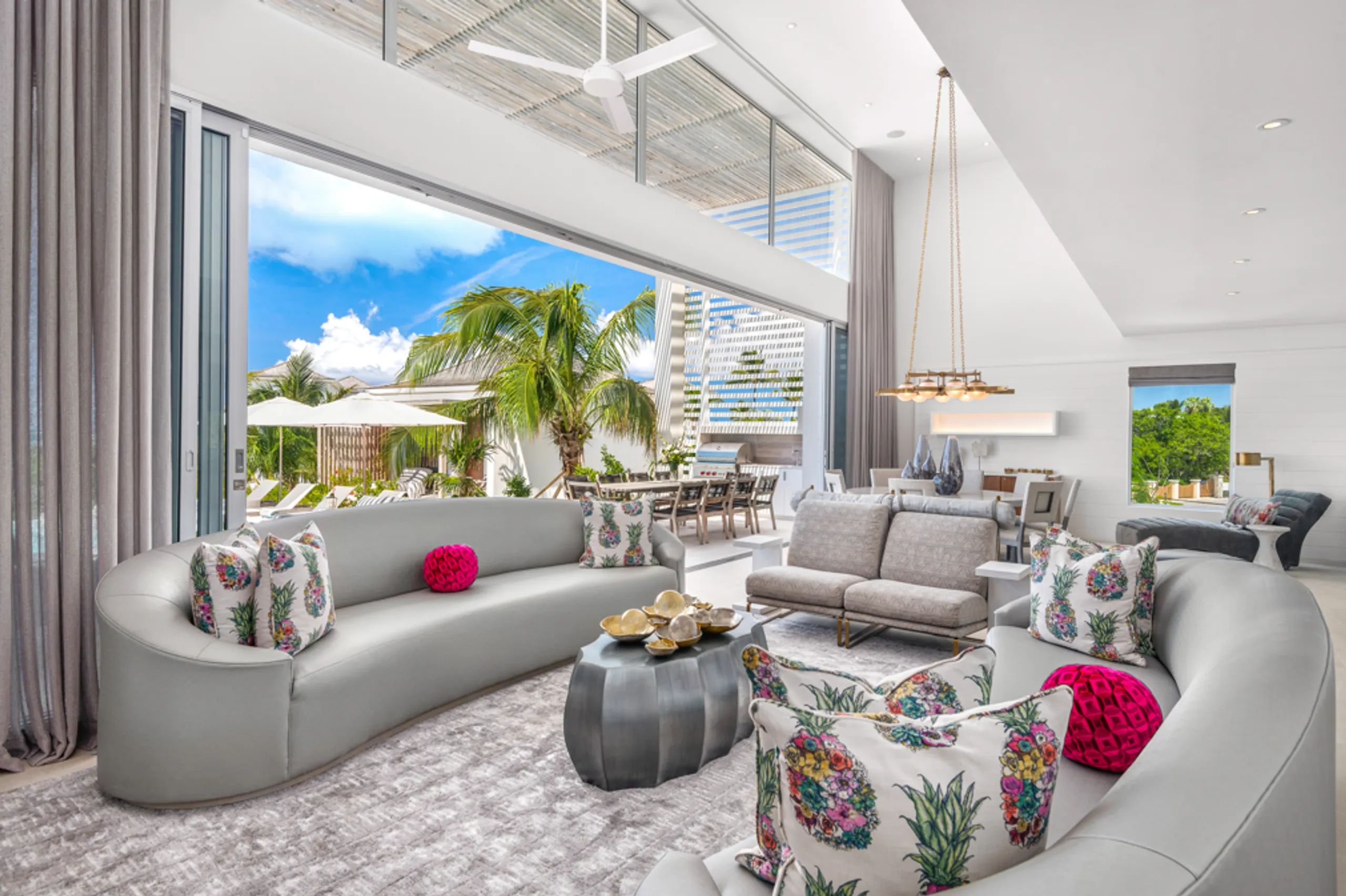 Five Star Grace Bay Modern Villa with Private Infinity Pool and Beach Access — photograph 5