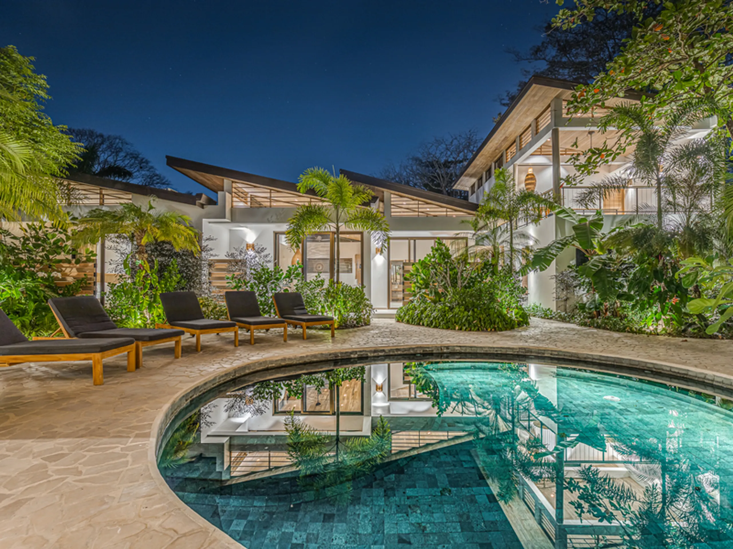 Eco-Luxury Villa with Private Pool and Beach Access, Nosara