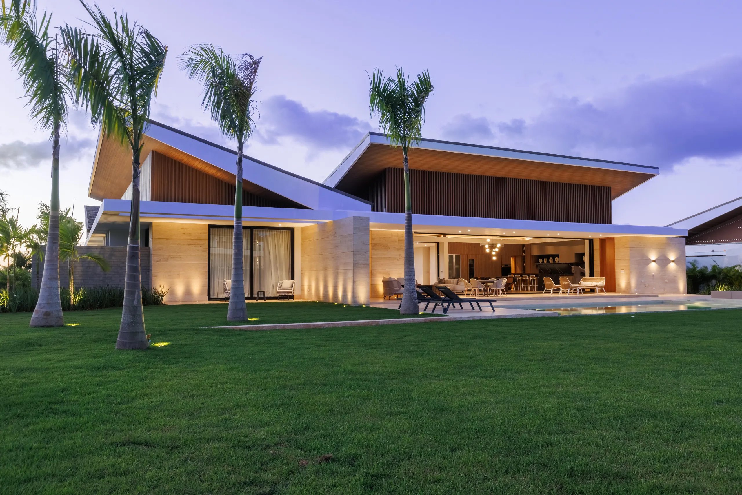 Superb Villa with Pool, Jacuzzi and Firepit — photograph 5