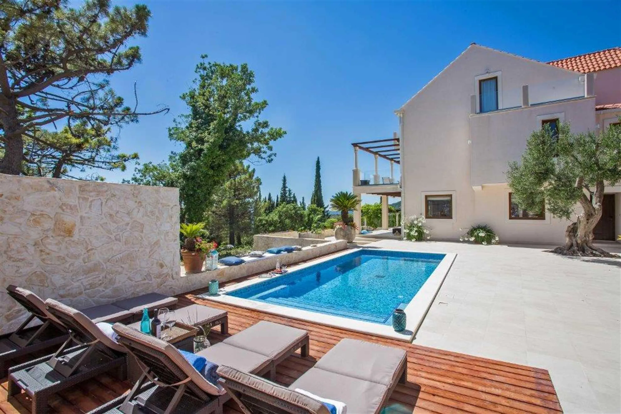 Magnificent Villa with Private Pool Overlooking Dubrovnik's Seascape — photograph 8