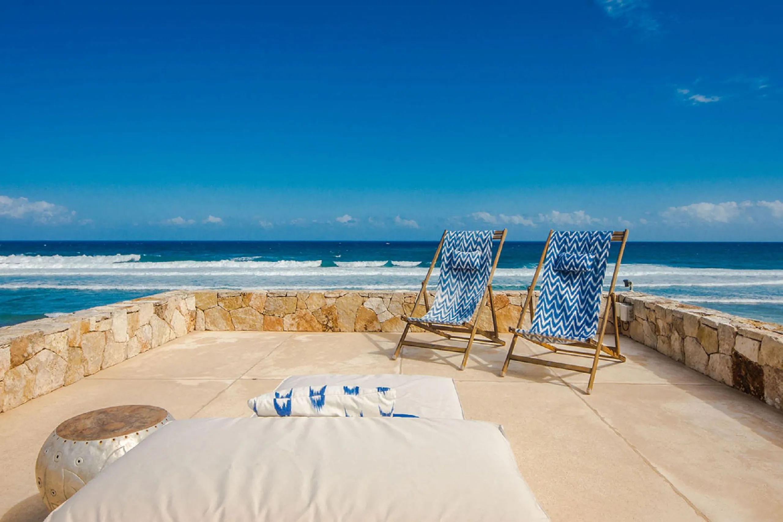 Tulum Beach Front Eco-Villa with Infinity Pool and Stunning Ocean Views — photograph 3