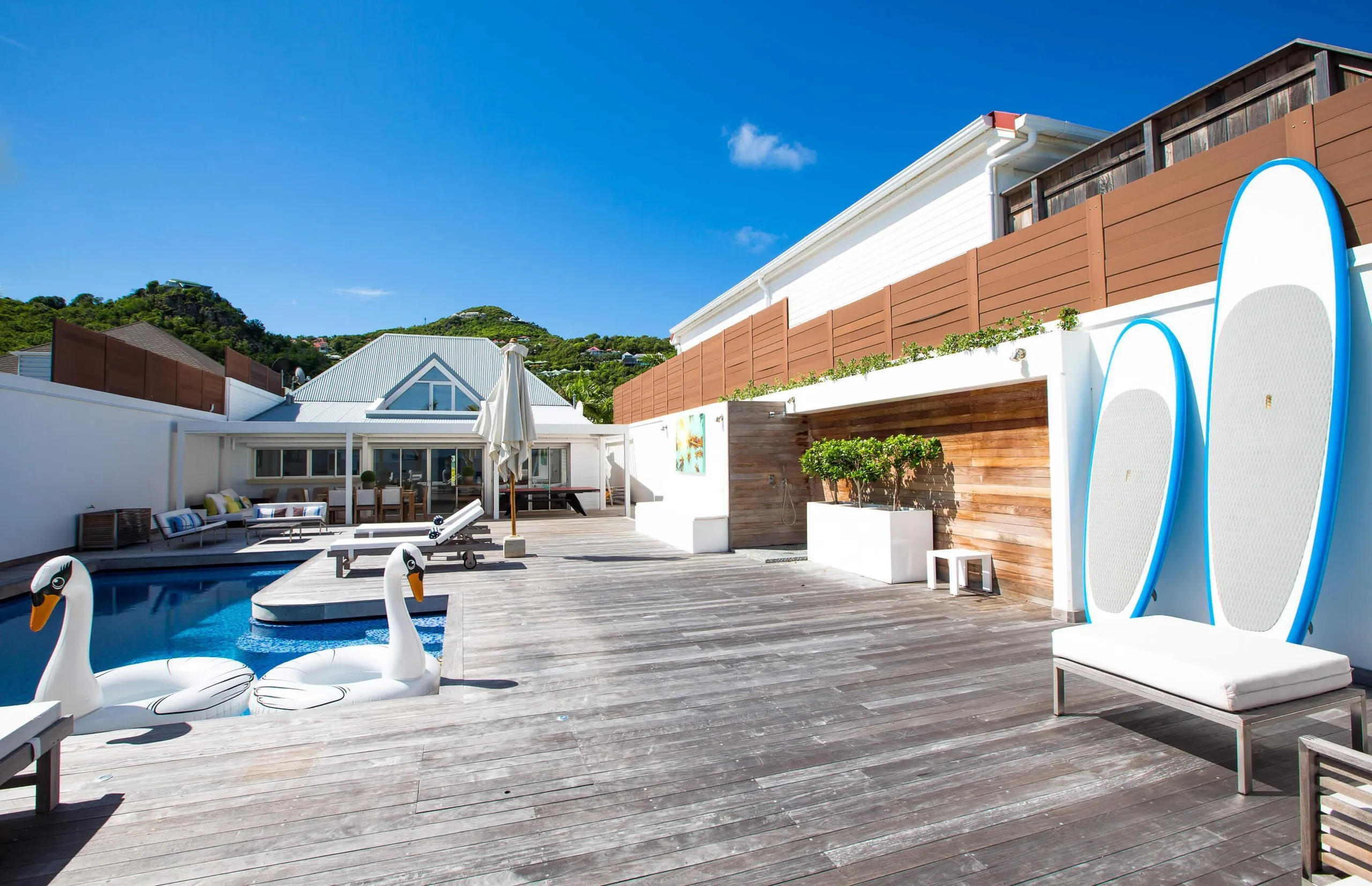 Beachfront Island Chic Villa with Private Pool in Flamands Beach — photograph 4
