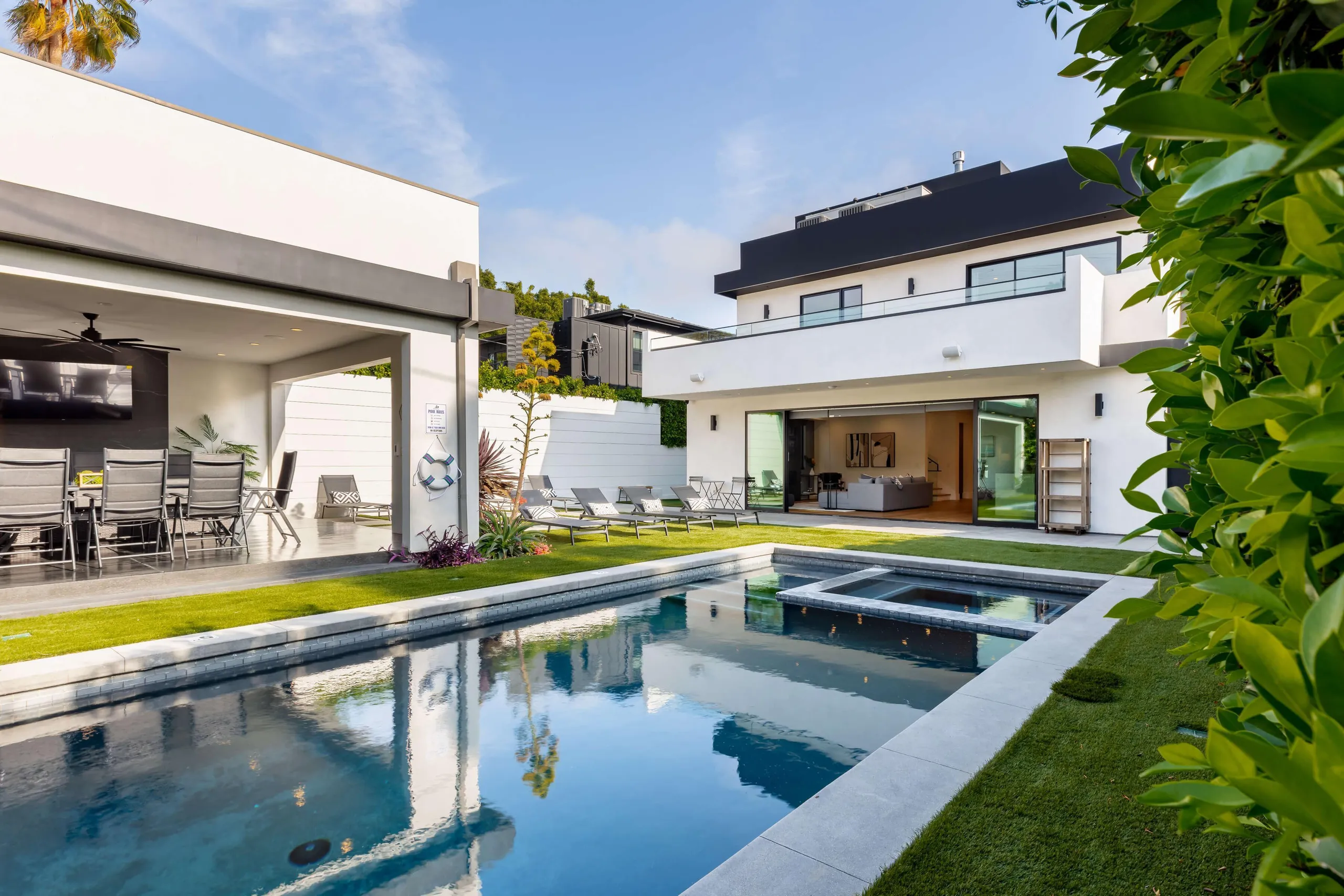 Los Angeles Grand Luxury Refined Style Villa with Home theater, Los Angeles