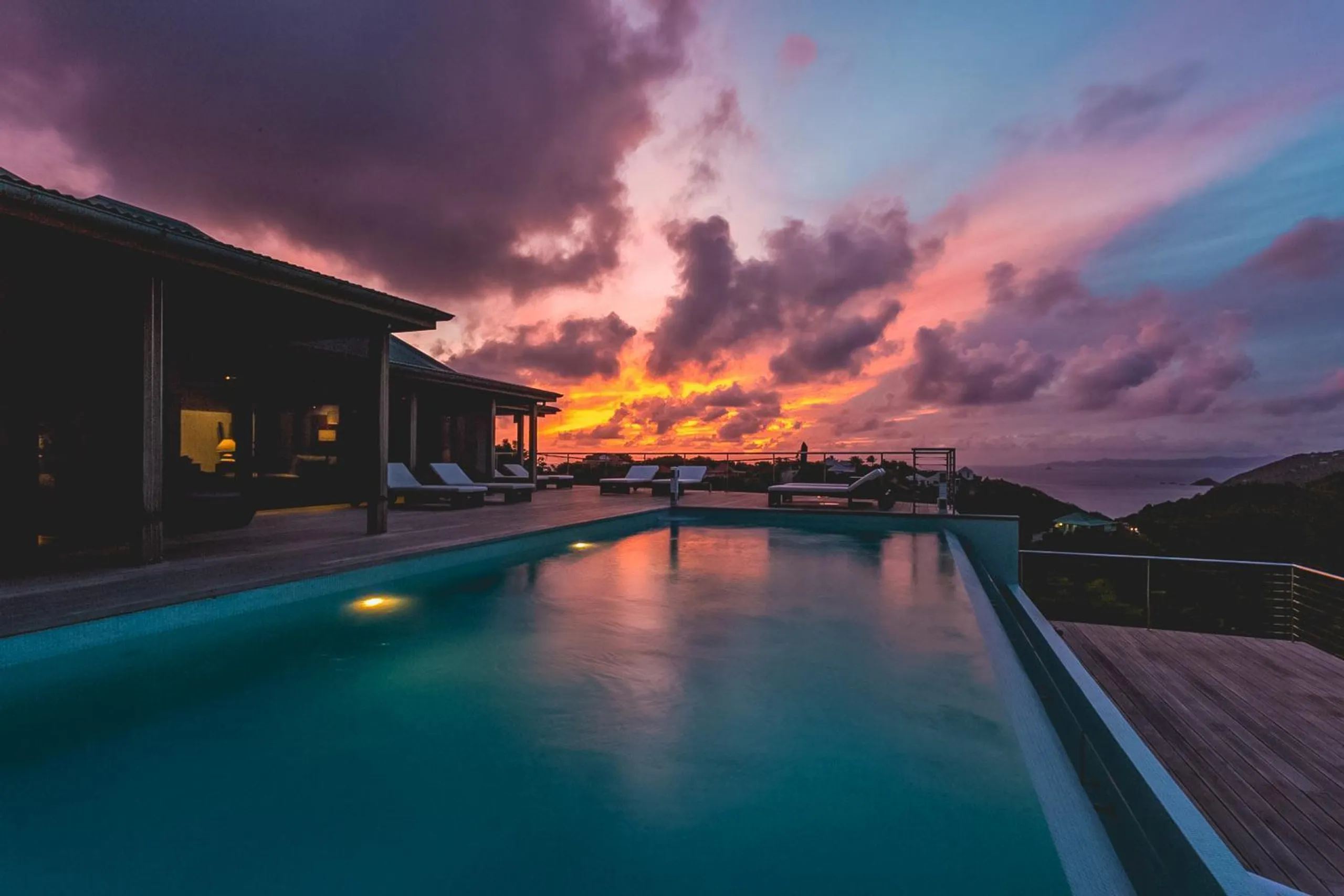 Luxurious Paradise Villa with Ocean Views and Private Pool — photograph 5