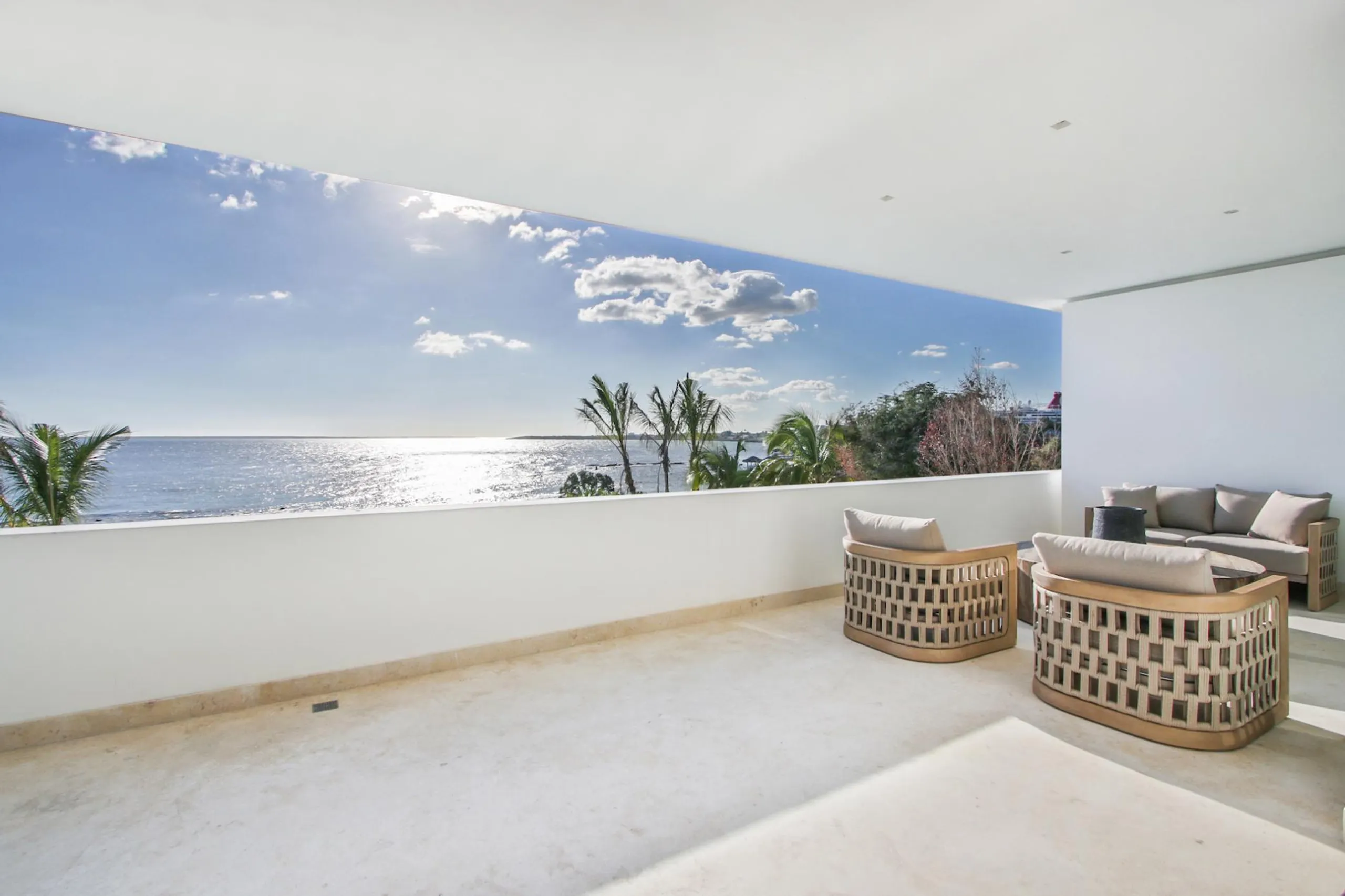 Sumptuous 12BR Sanctuary with Private Pool and Stunning Views — photograph 5