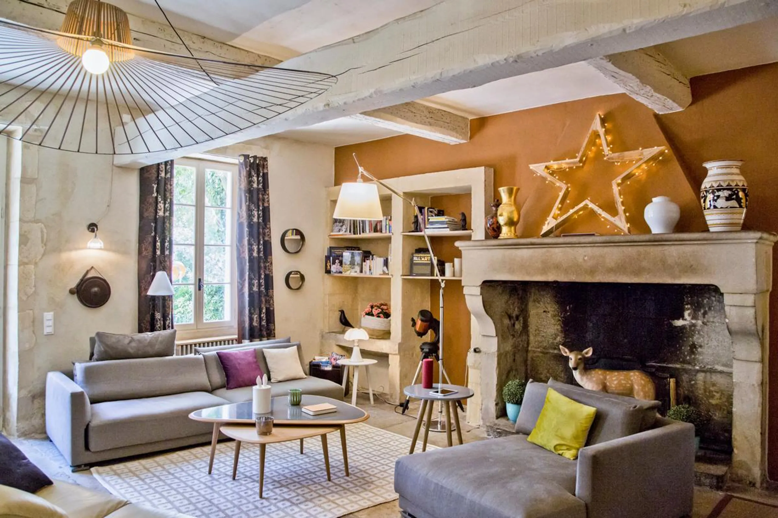 Picturesque Rustic Villa with Heated Pool, Outdoor Jacuzzi, and Stunning Mountain Views — photograph 7
