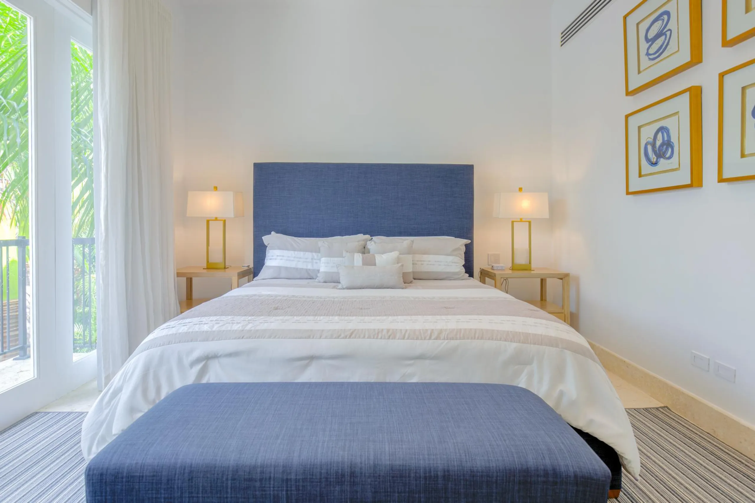 Exquisitely Furnished Villa with Private Pool, Green Meadows and Golf Courses — photograph 10