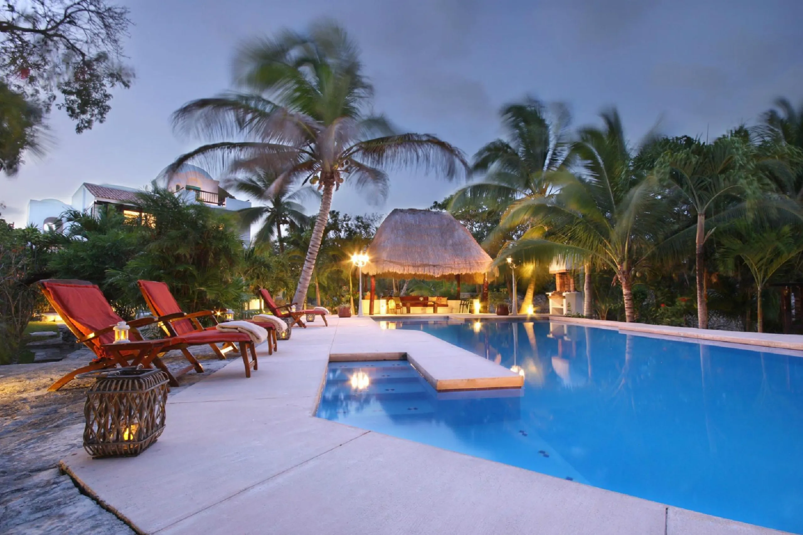 Majestic Colonial-Style Luxe Villa with Private Pool and Steps to the Beach — photograph 6