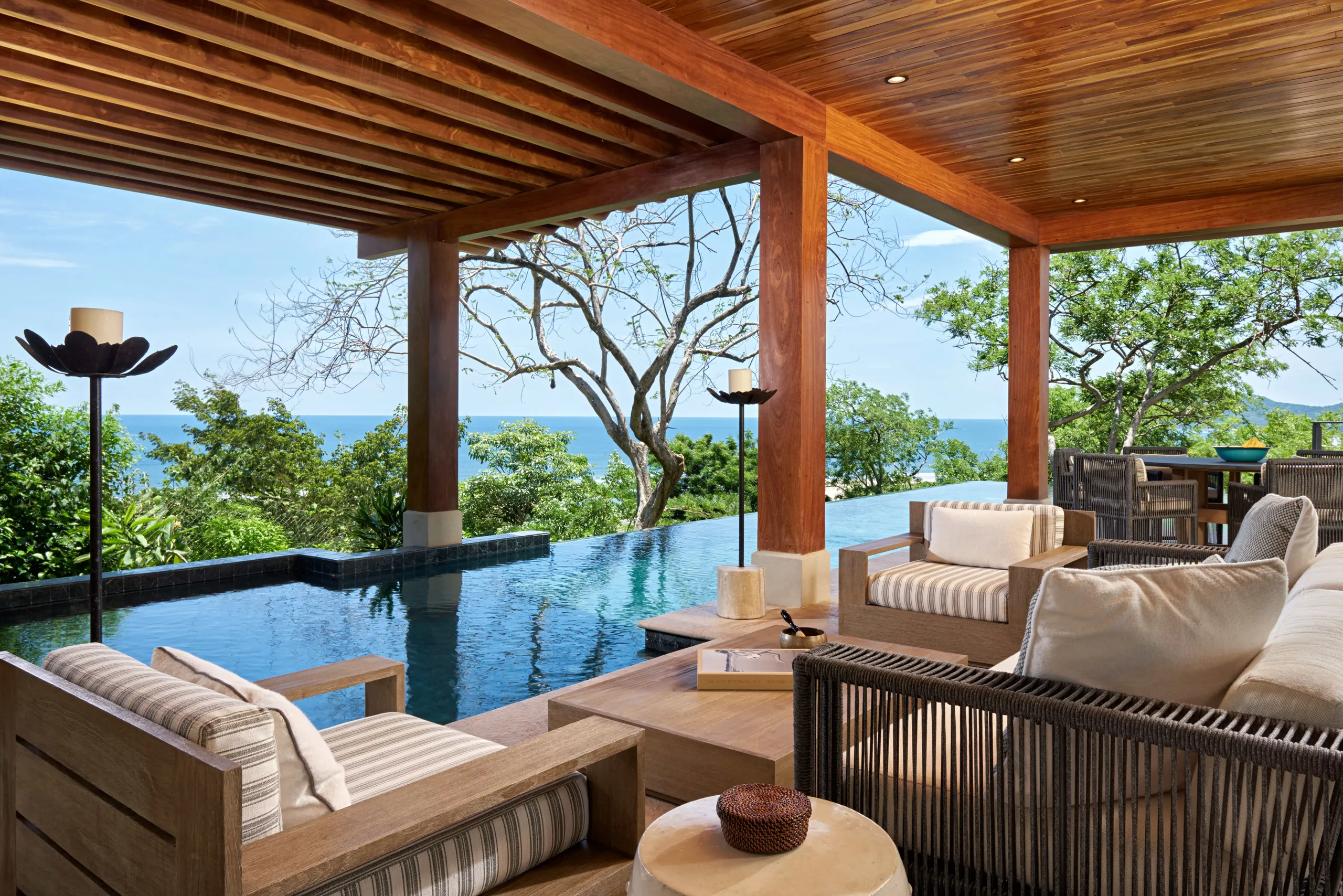 Breathtaking 5 Bedroom Villa with Private Pool, and Ocean Views — photograph 6