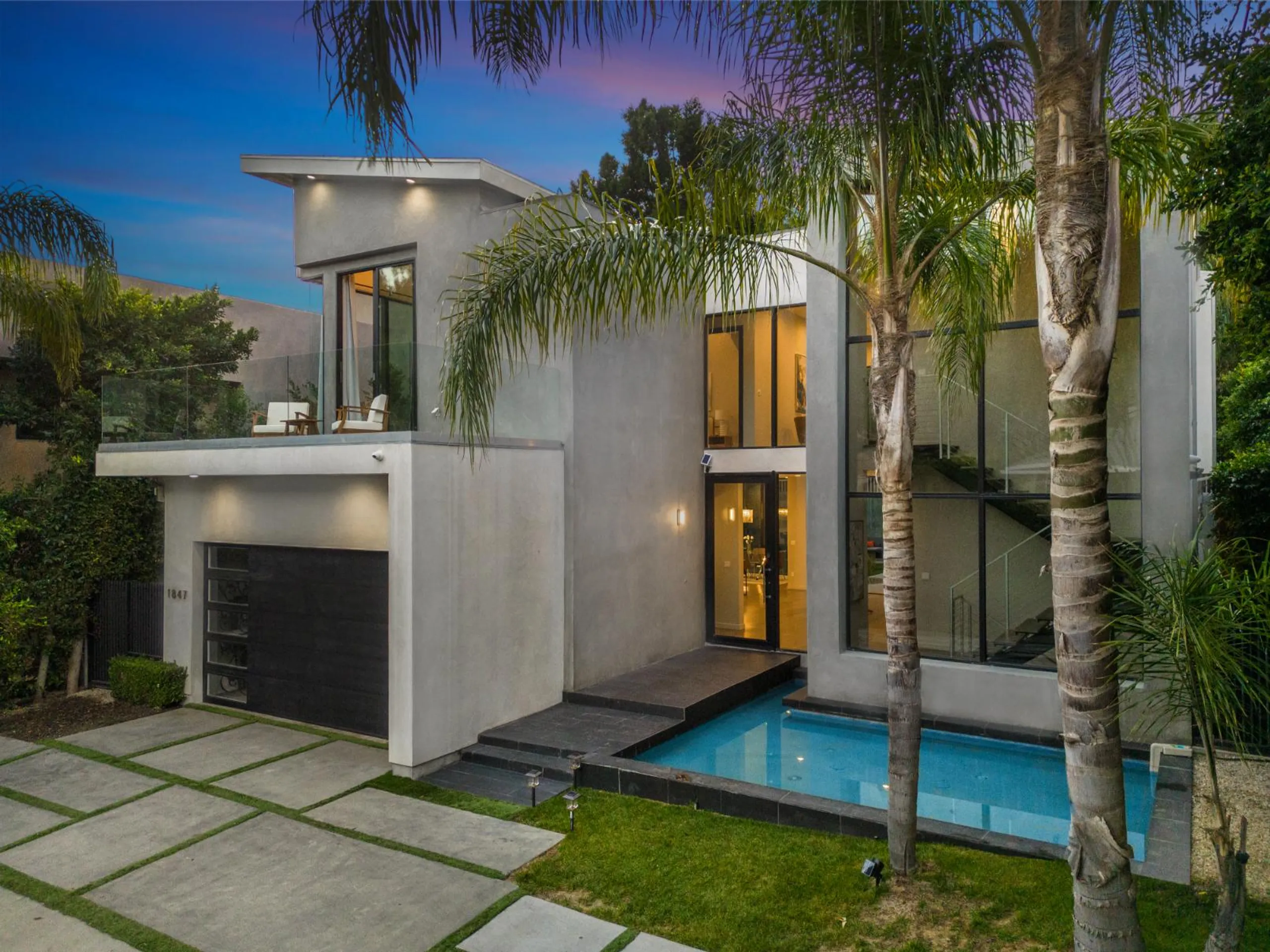 Modern Luxury Canyon Estate with Private Pool — photograph 5