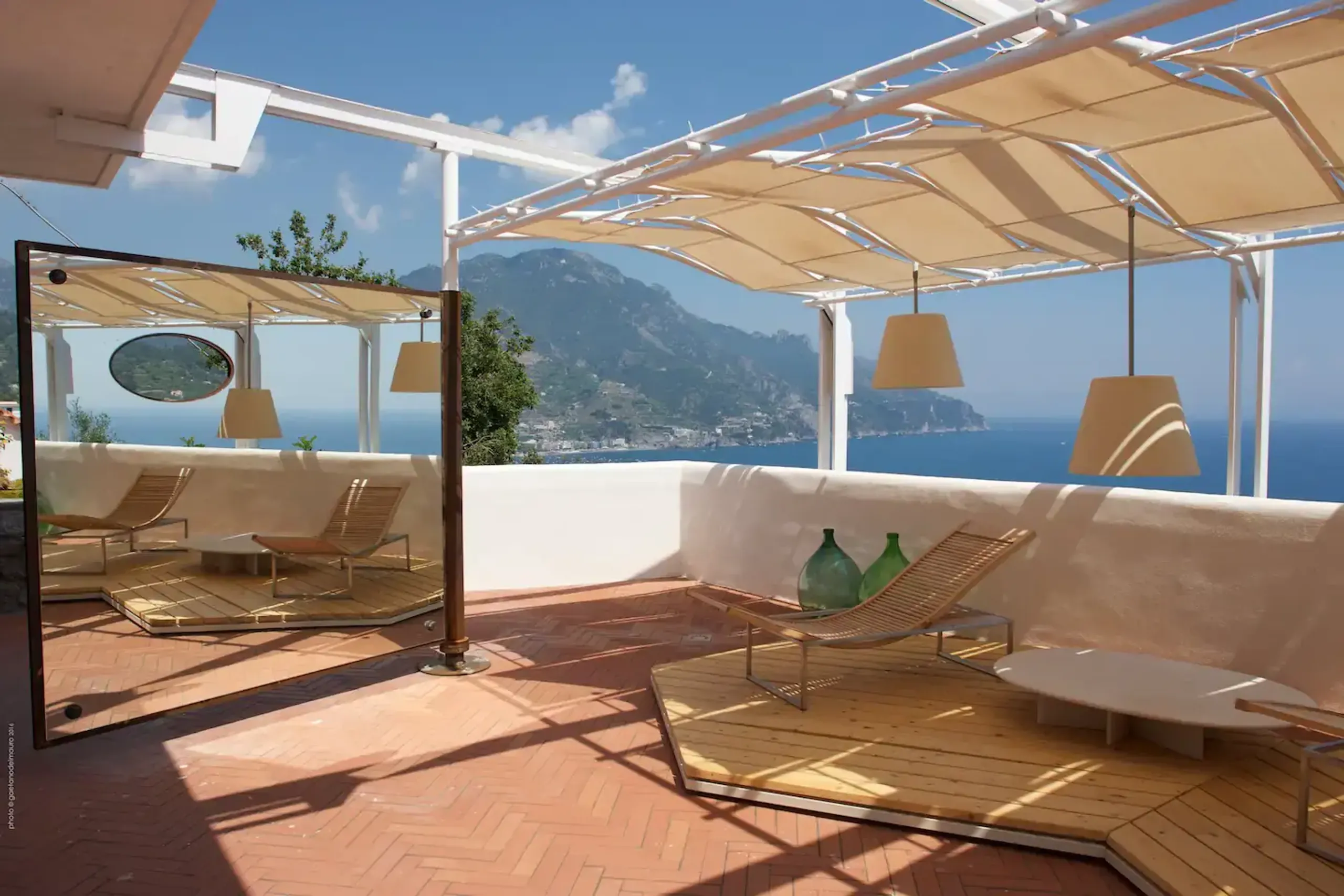 Glamorous Amalfi Coast Villa with Private Pool and Spectacular Views — photograph 11