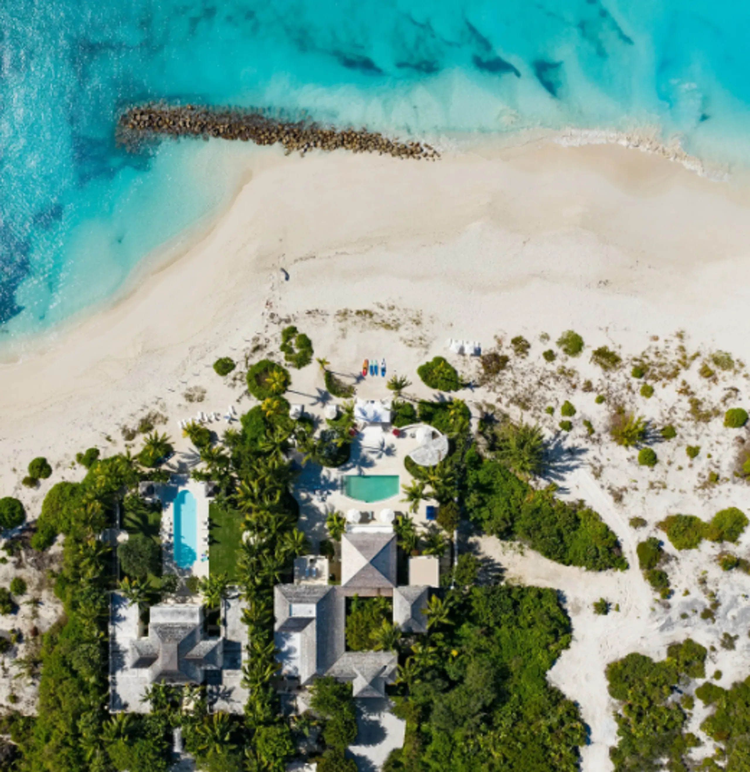 A Luxurious Caribbean Estate with Private Pool and Ocean Views — photograph 4