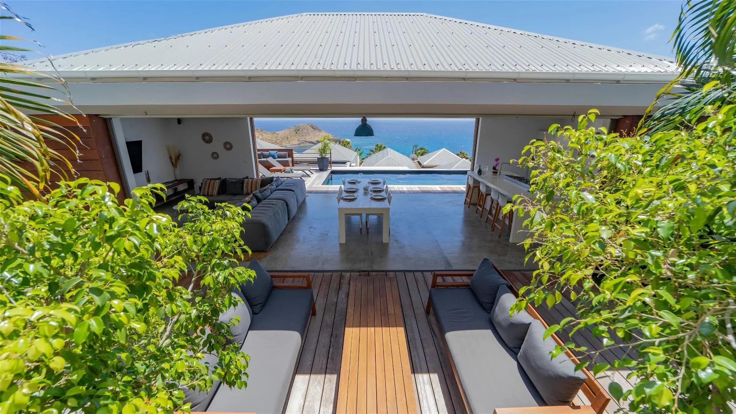Beautiful Oceanview Villa with Invigorating Pool — photograph 3
